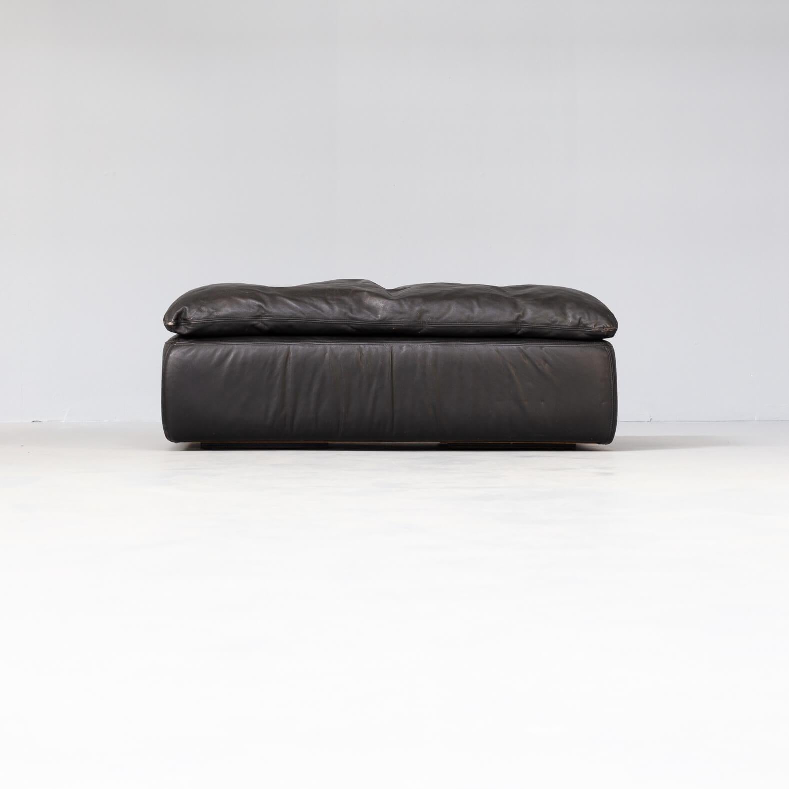 80s Black Leather Pouf, Sofa, Ottoman Attr. Walter Knoll Set/2 For Sale 3