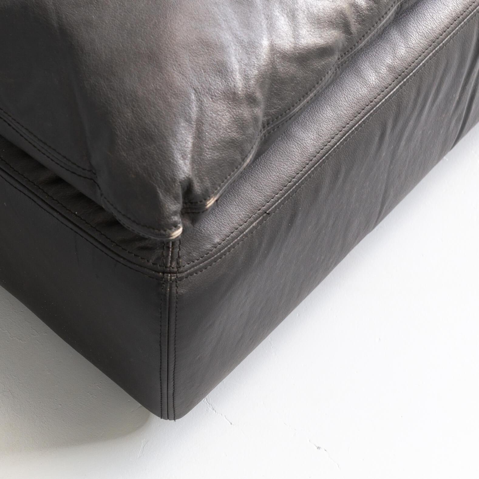 80s Black Leather Pouf, Sofa, Ottoman Attr. Walter Knoll Set/2 For Sale 2