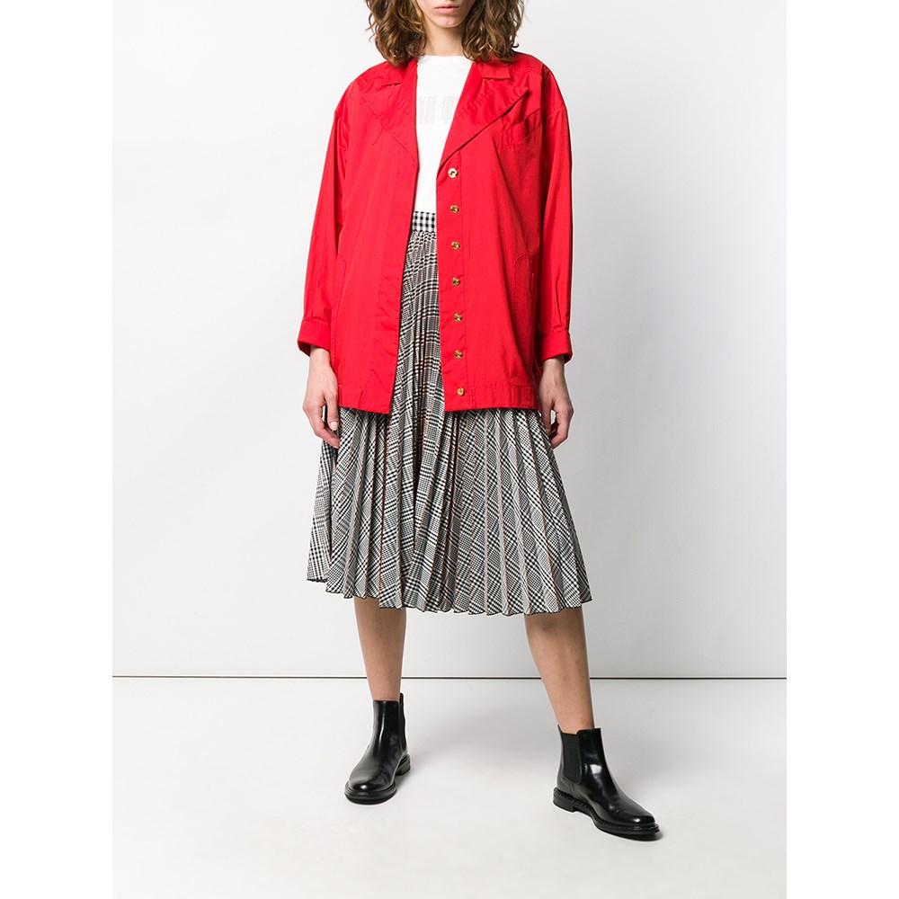 Chanel red nylon jacket. Peak lapel collar, English front closure and welt pockets.

Size: 46 IT

Flat measurements
Height: 72 cm
Bust: 64 cm
Shoulders: 56 cm
Sleeves: 48 cm

Product code: A6104

Notes: The item shows some signs of wear as shown in