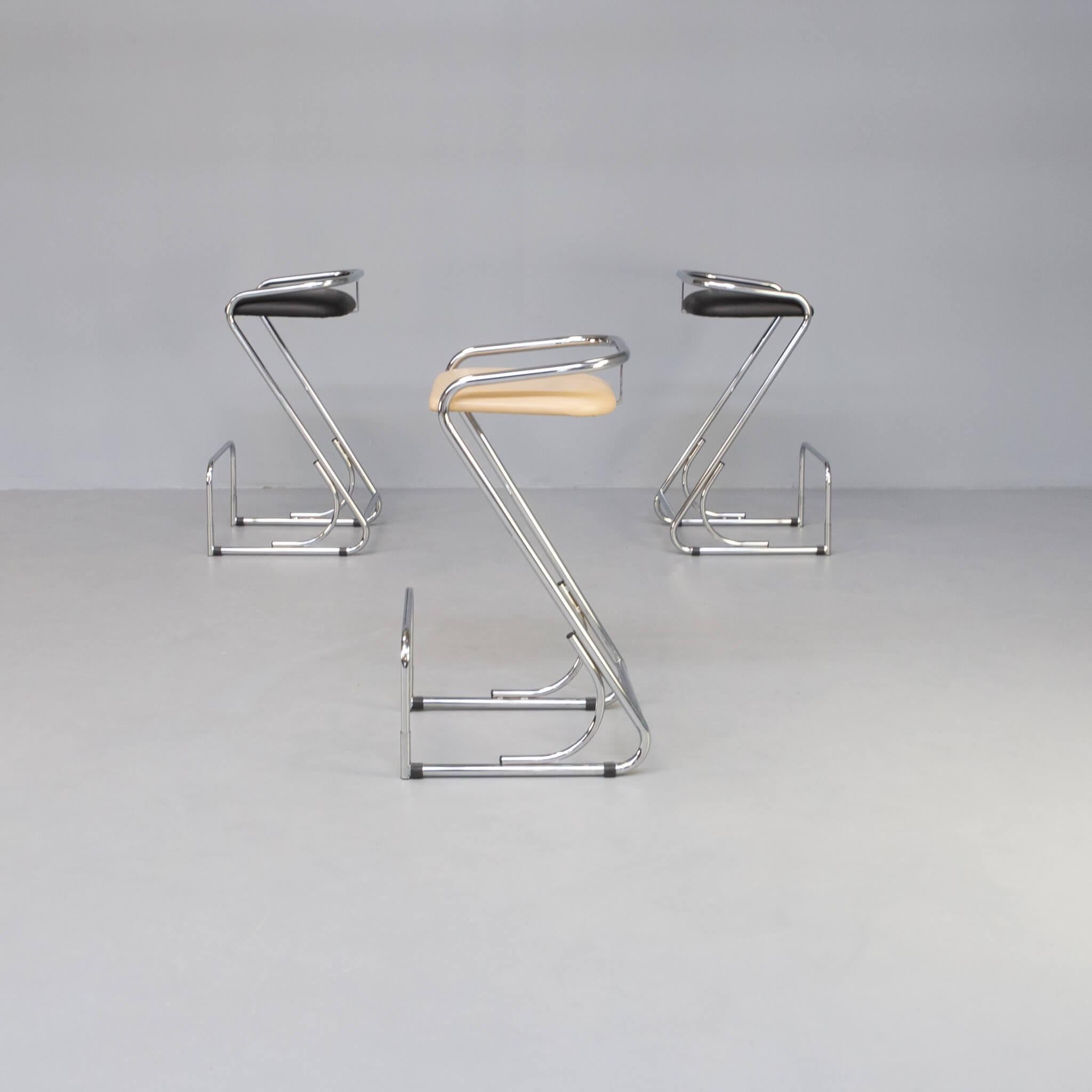 80s chrome and skai barstool with footrest set/3 In Good Condition For Sale In Amstelveen, Noord
