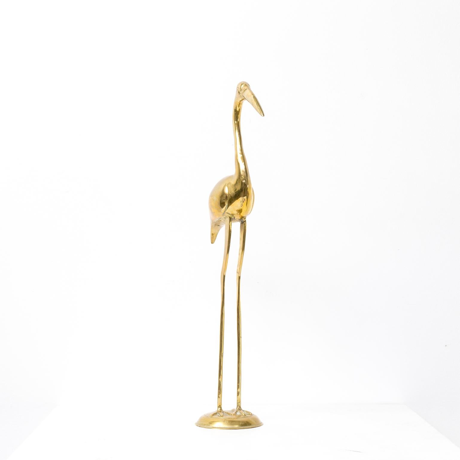 1980s decorative object Brass Heron. Decorative objects make the finishing touch in interiors, this brass heron gives any interior a sophisticated look with its elegant looks. Good condition.