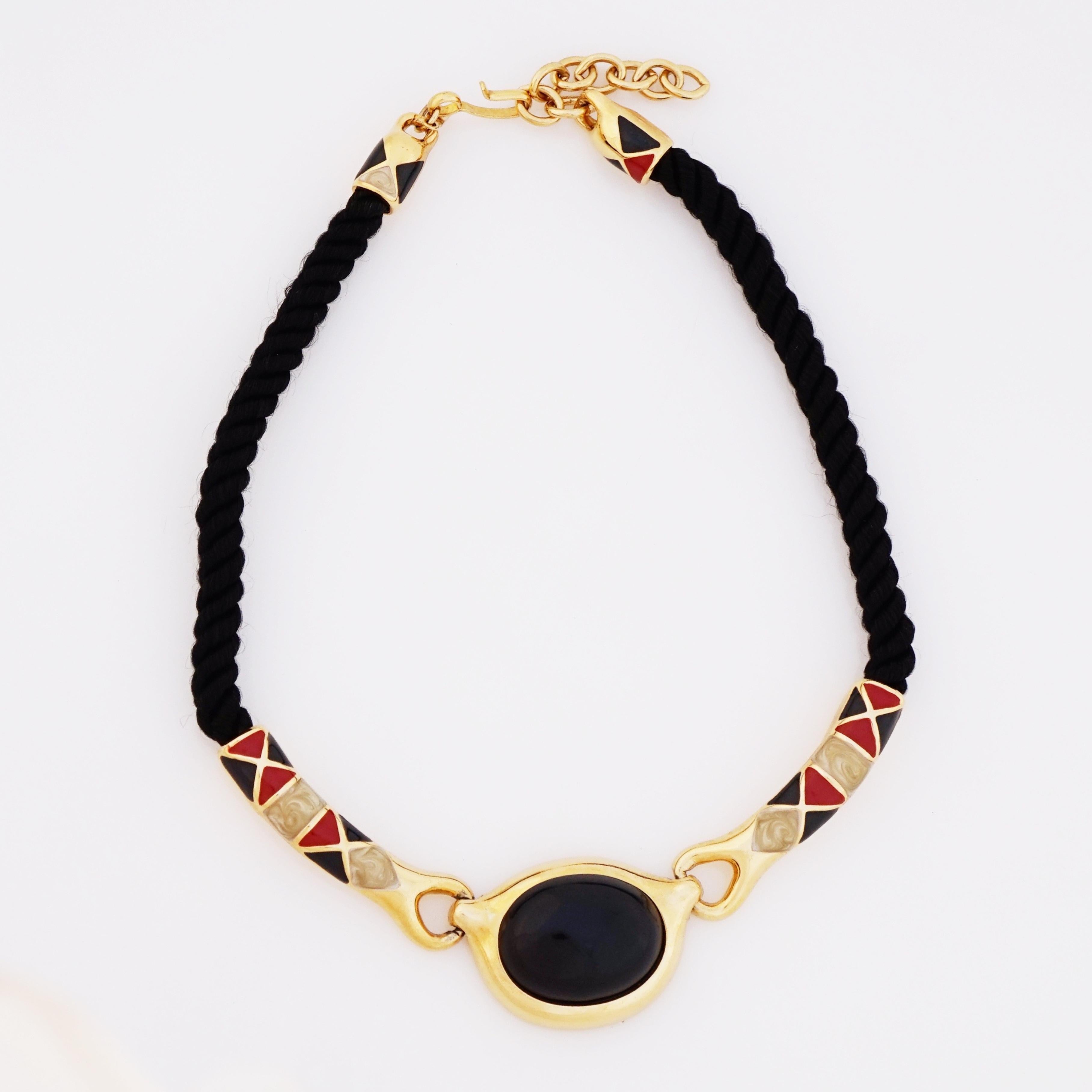 - Vintage item

- Collectible jewelry piece from the '80s

- 17