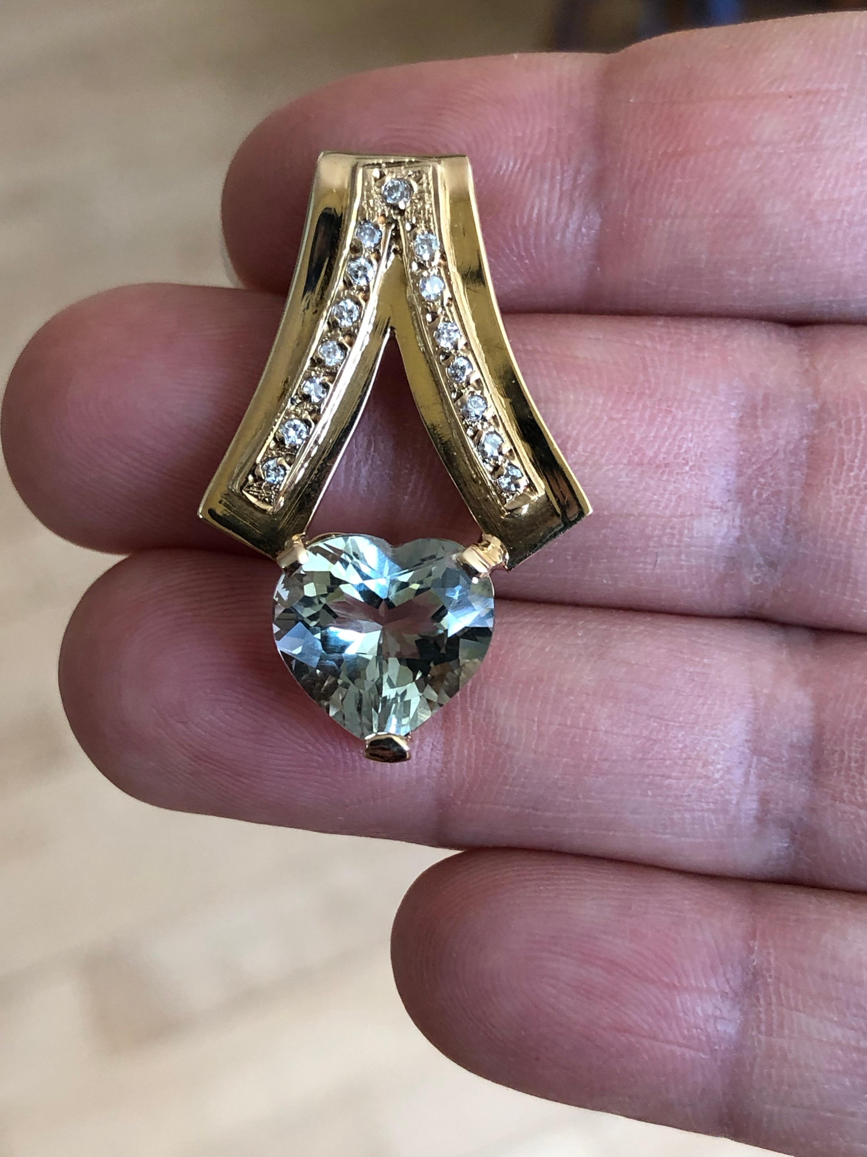 1980s Estate Mint Green Amethyst Diamond Pendant 18 Karat Gold For Sale 5