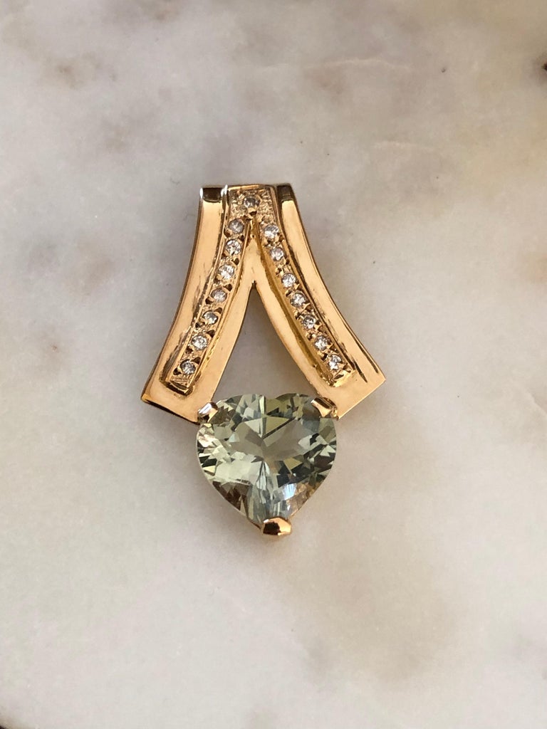 1980s Estate Mint Green Amethyst Diamond Pendant 18 Karat Gold For Sale 5