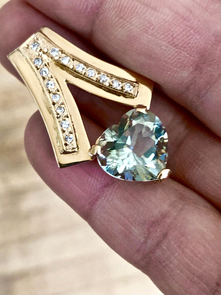 Heart Cut 1980s Estate Mint Green Amethyst Diamond Pendant 18 Karat Gold For Sale