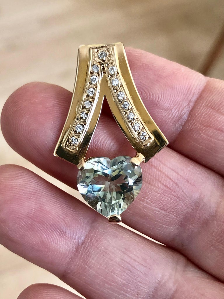 1980s Estate Mint Green Amethyst Diamond Pendant 18 Karat Gold In Excellent Condition For Sale In Brunswick, ME