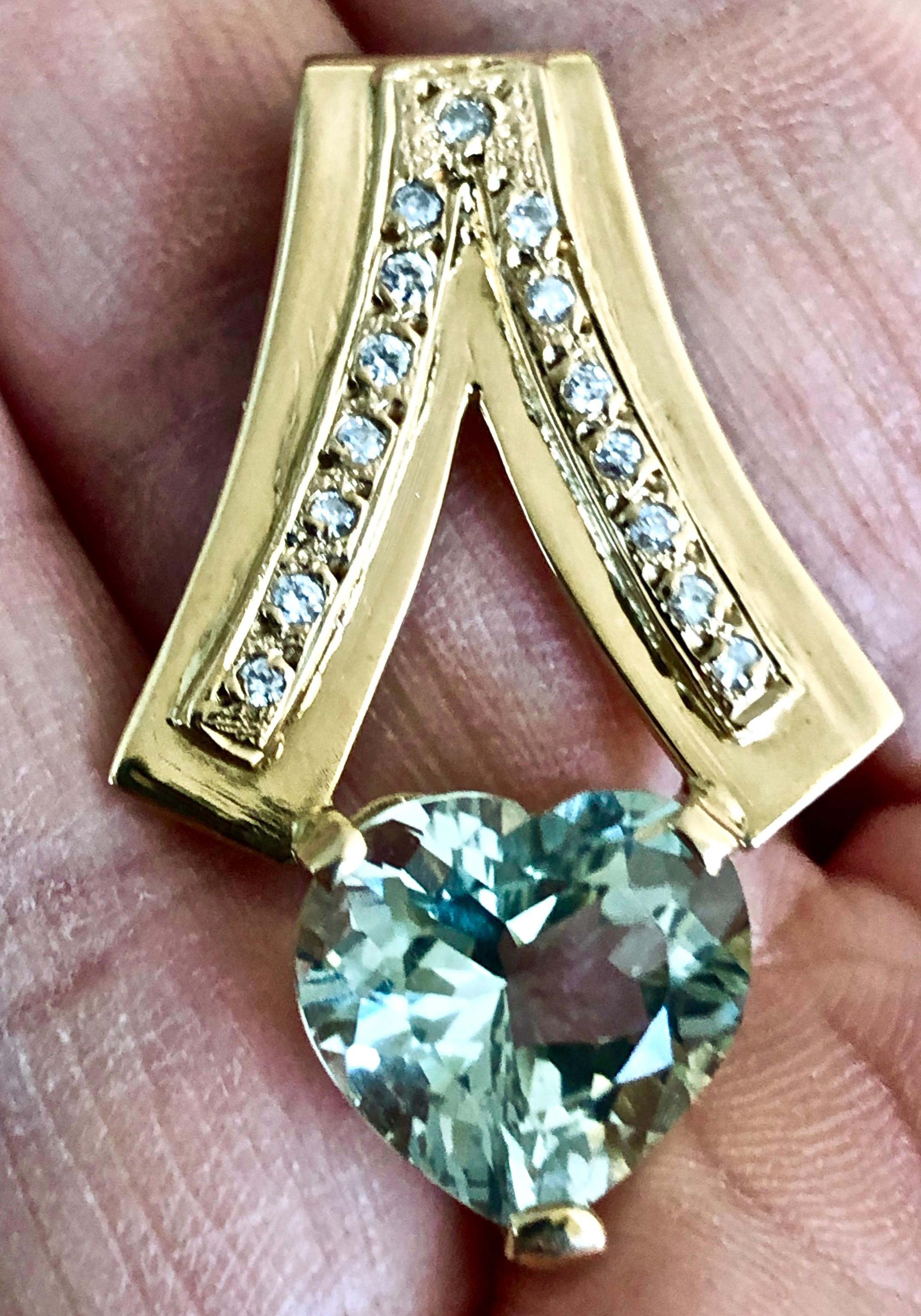 1980s Estate Mint Green Amethyst Diamond Pendant 18 Karat Gold For Sale 4