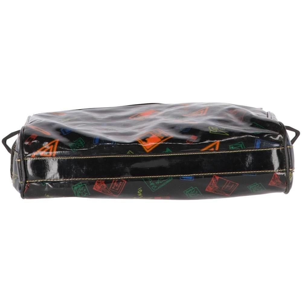80er Jahre Fendi Stiassi Vintage schwarze Lackleder-Umhängetasche mit Schuldruck für Damen oder Herren im Angebot