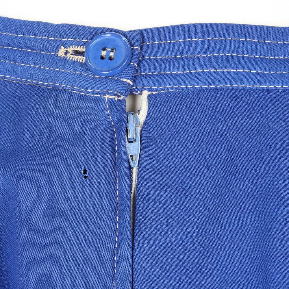 Jupe droite bleue vintage Gianfranco Ferrè avec détails blancs (années 1980) Bon état - En vente à Lugo (RA), IT