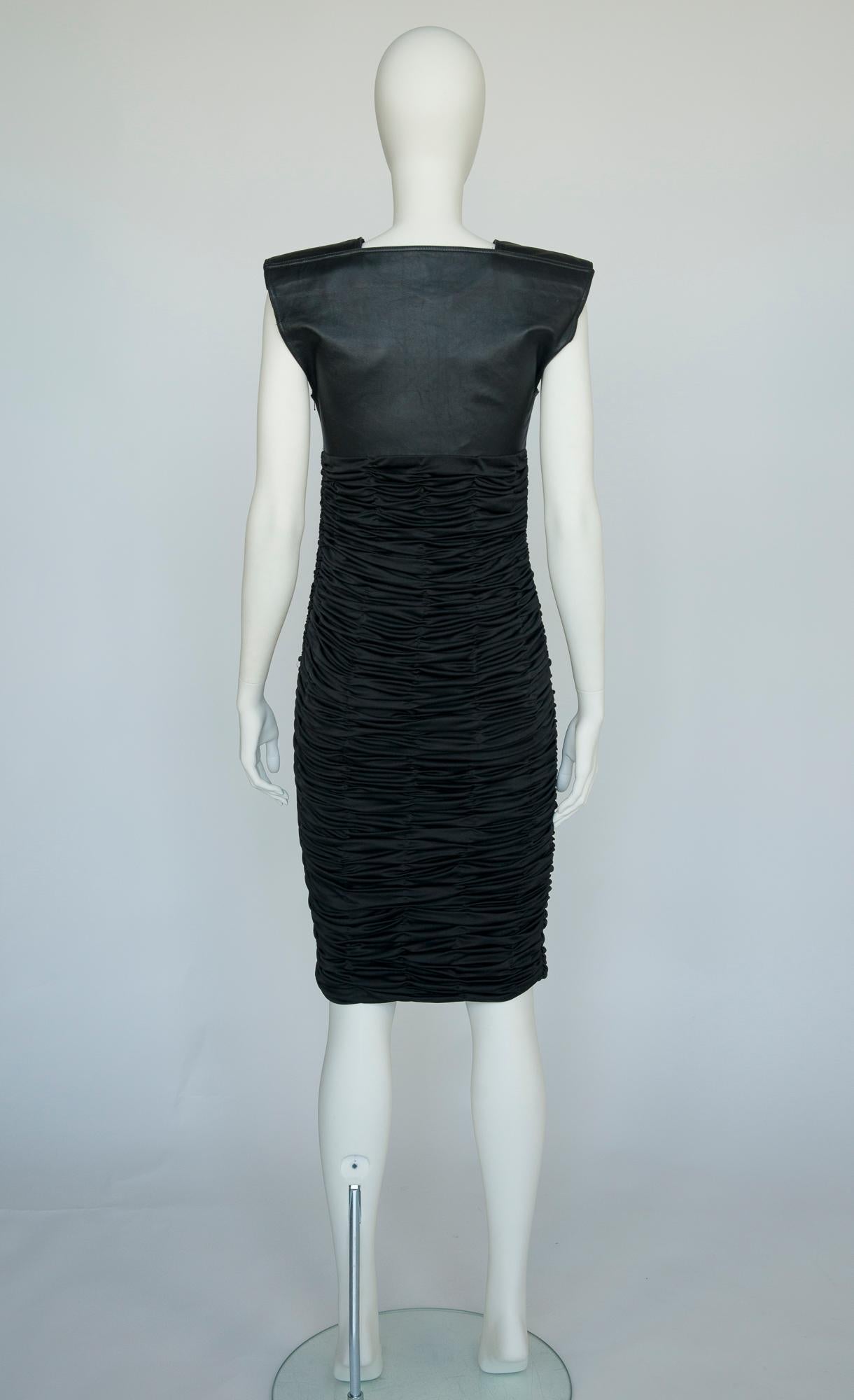Documented Gianni Versace Kleid aus getäfeltem Leder und gerafftem Stretch-Jersey, F/S 1987 im Angebot 9