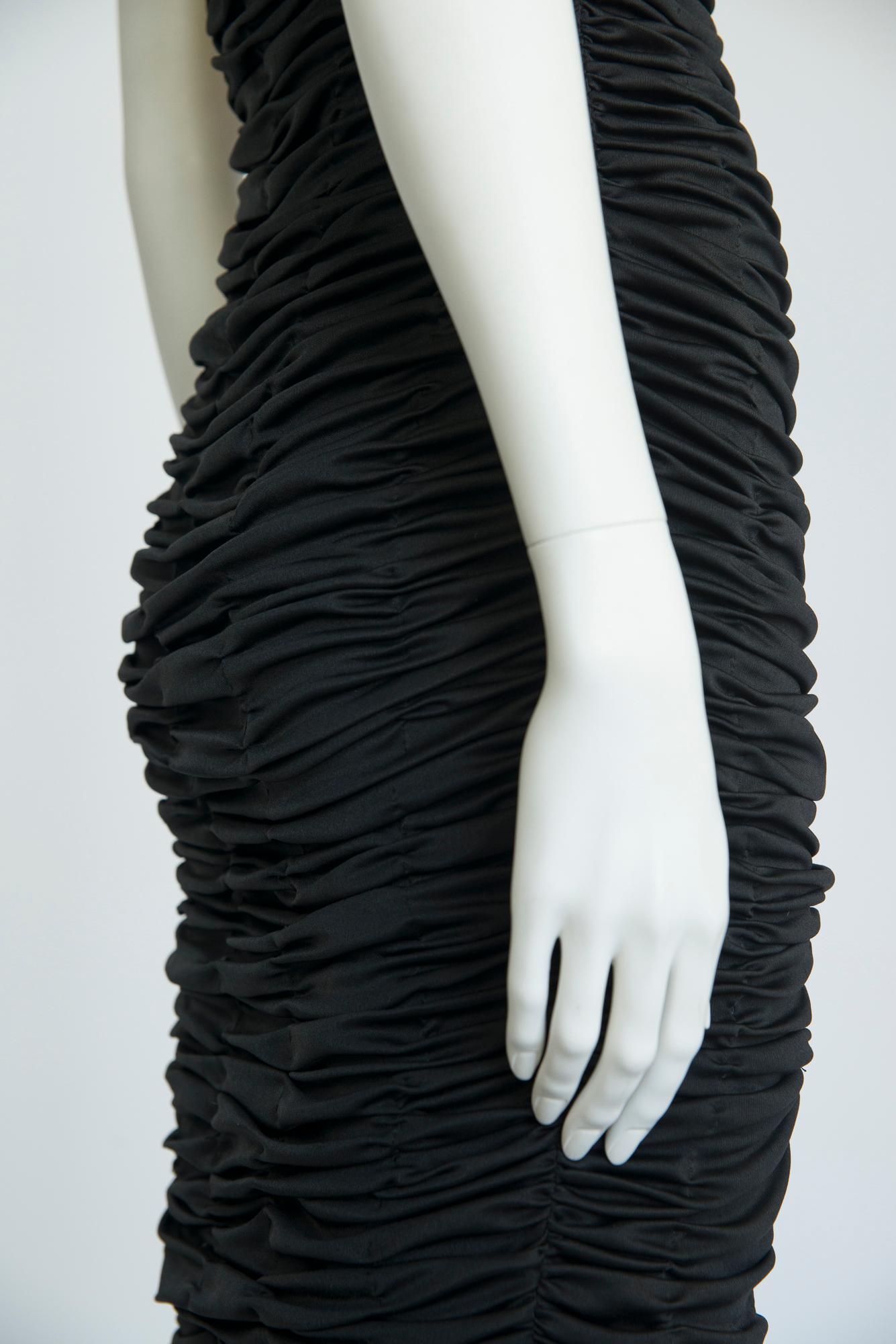 Documented Gianni Versace Kleid aus getäfeltem Leder und gerafftem Stretch-Jersey, F/S 1987 im Angebot 6