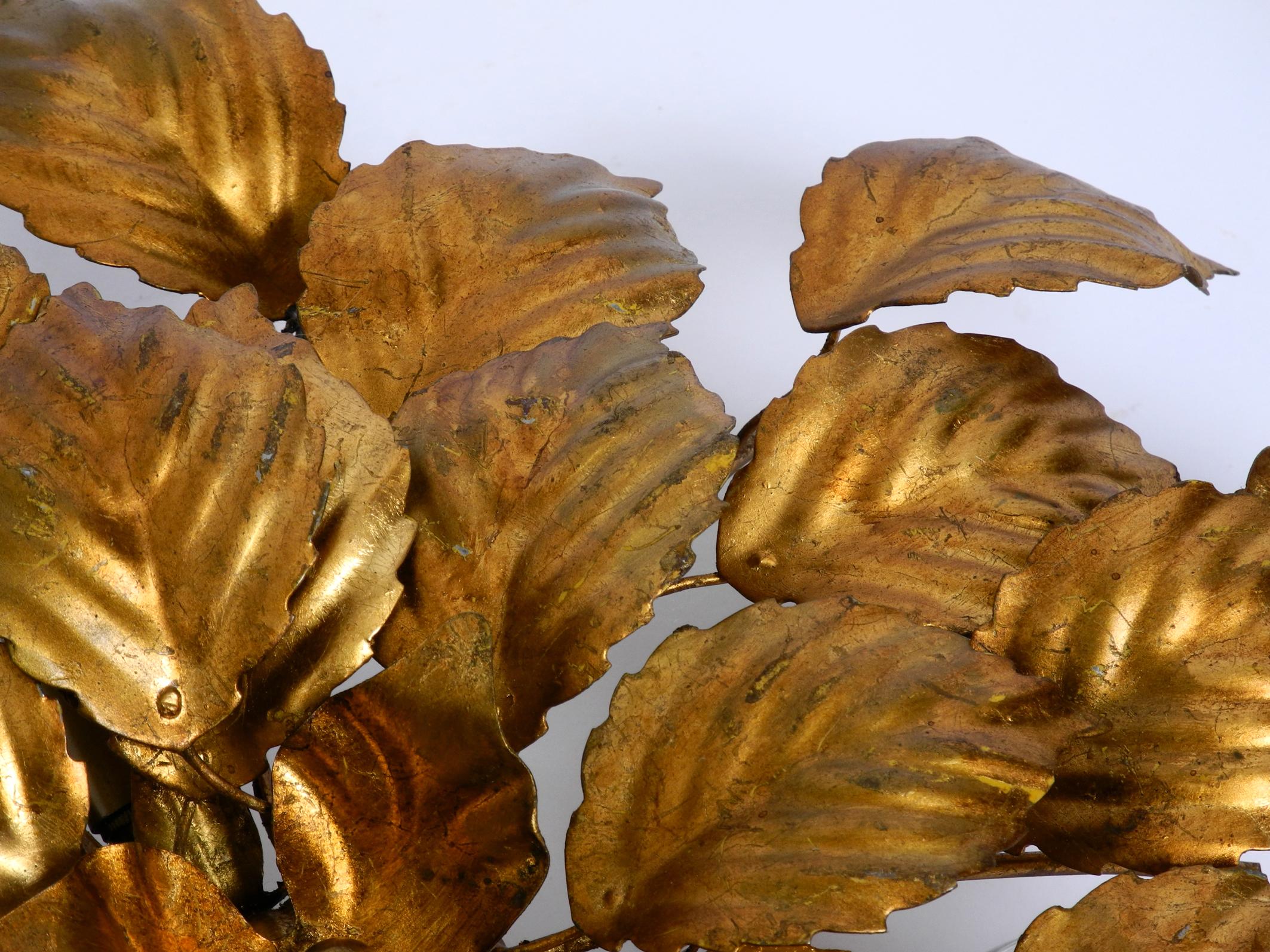 80s gold-plated floral ceiling lamp with large leaves in Regency design For Sale 6