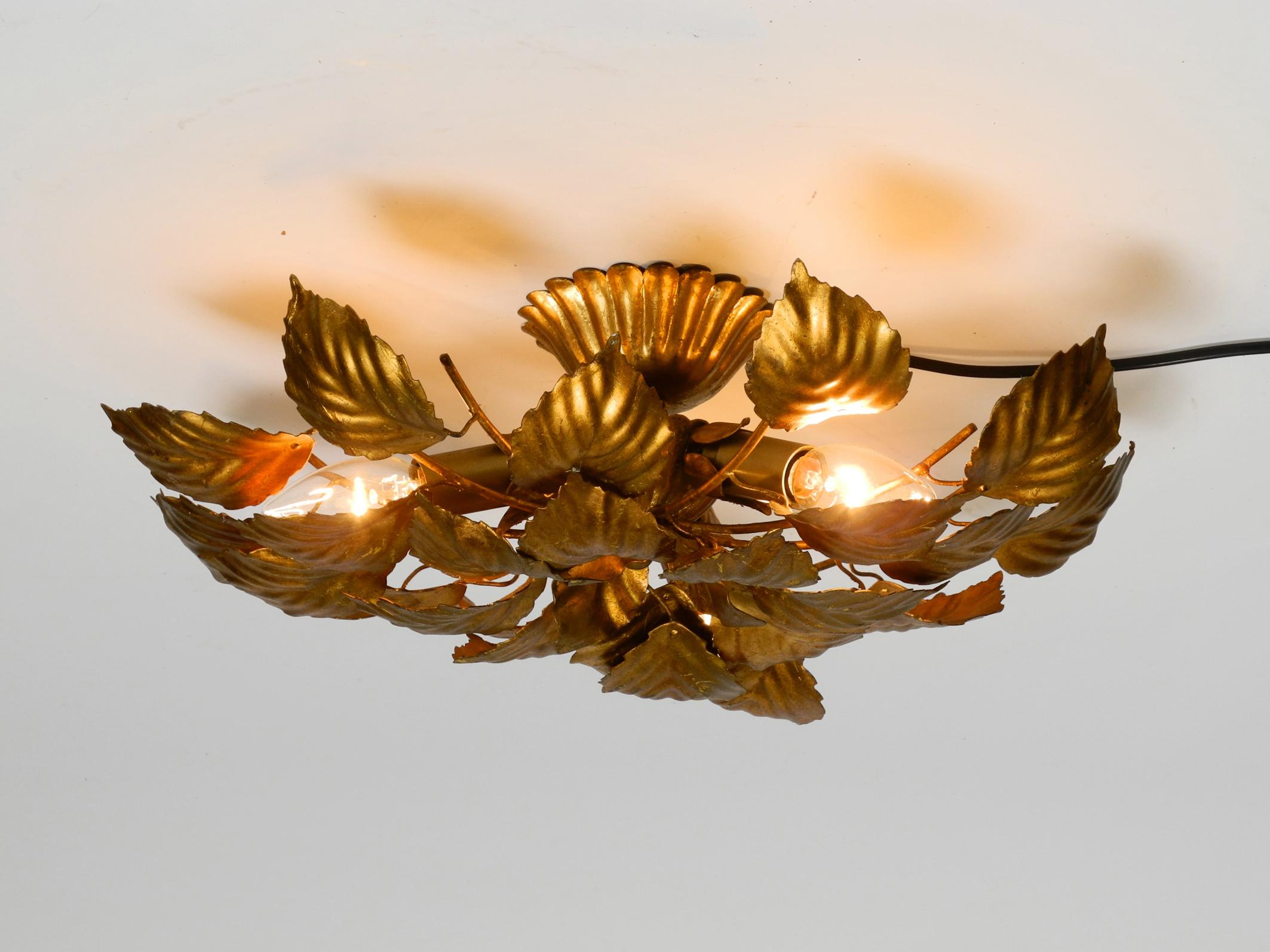 80s gold-plated floral ceiling lamp with large leaves in Regency design For Sale 14