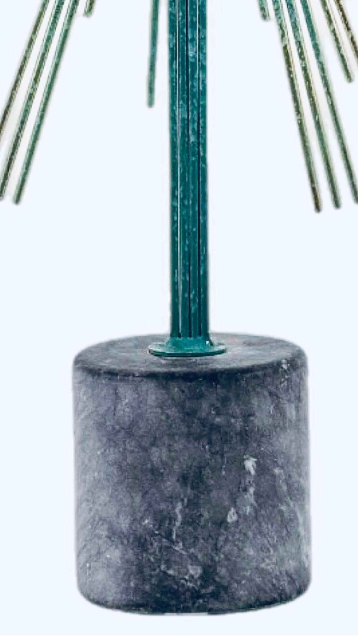 Laiton Années 80 Brutalist Abstract Mid Century C. Jere  Sculpture Sunburst en laiton signée en vente