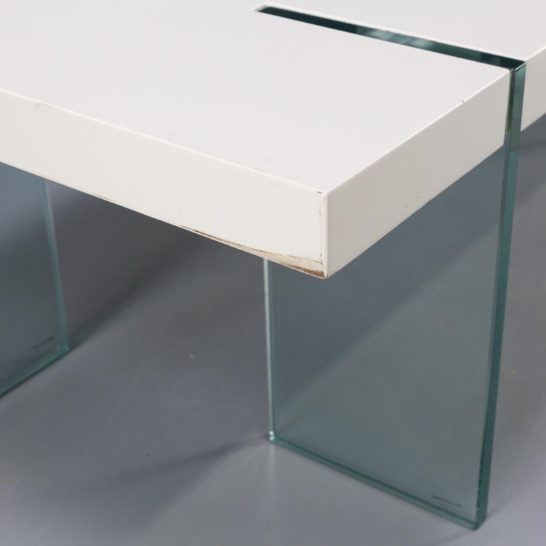 80s Italian Design Coffee Table with Glass Foot For Sale 5