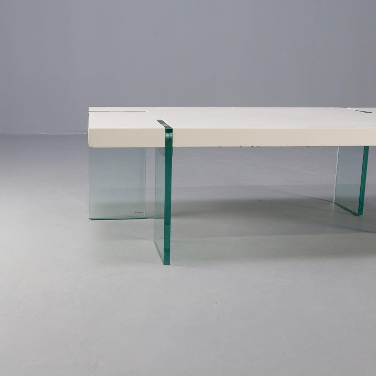 80s Italian Design Coffee Table with Glass Foot For Sale 2