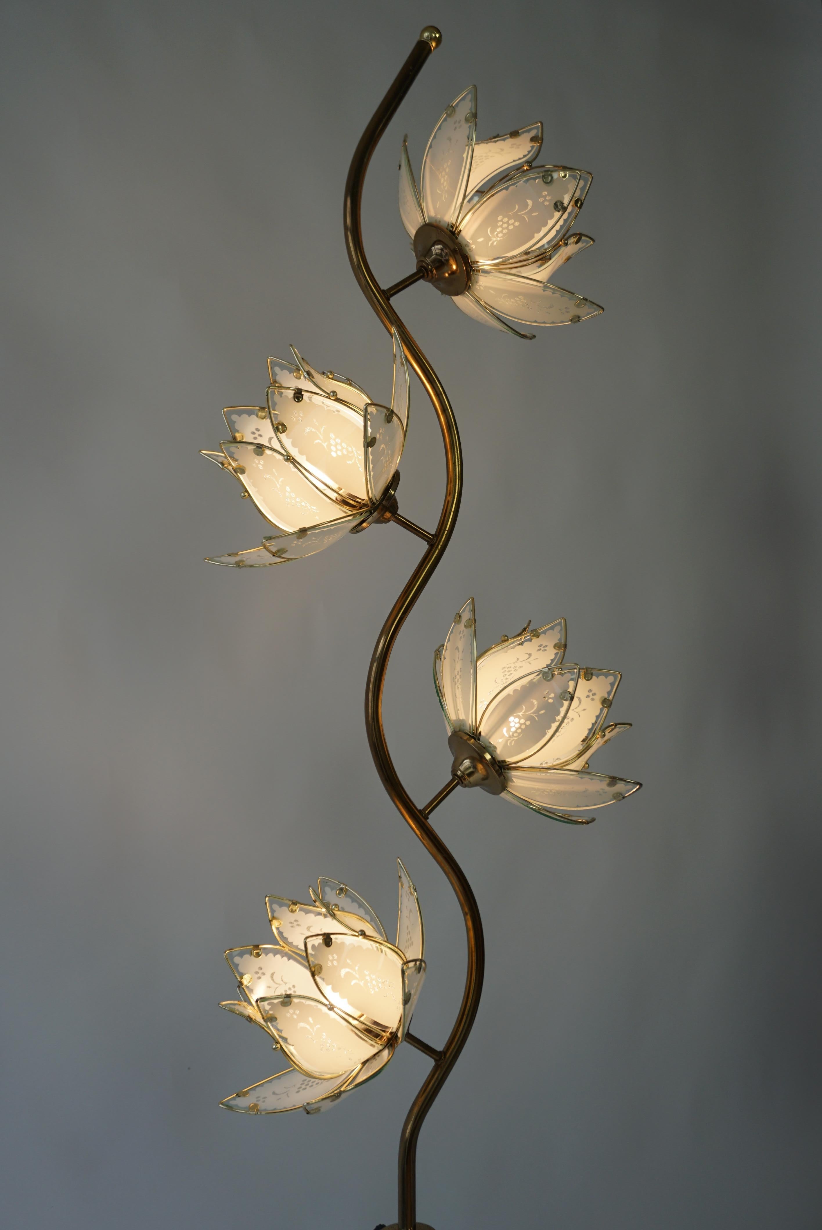 lampadaire fleur de lotus