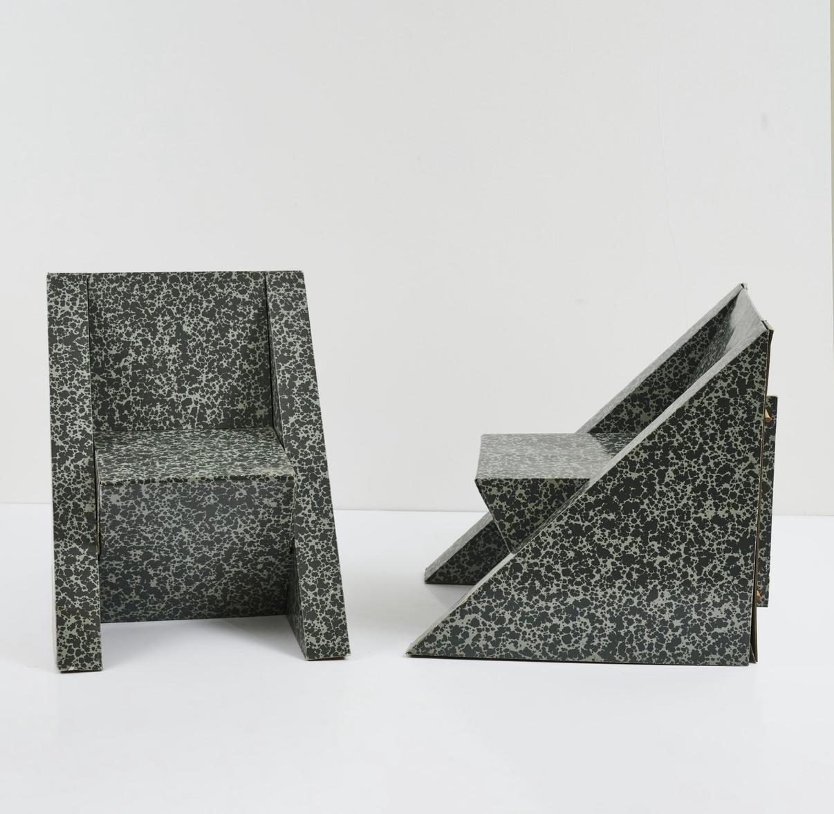 Seltener Prototyp eines Sessels, Milano um 1980 - dem größeren Wirkungskreis von Memphis Milano zugeschrieben

Ein außergewöhnliches und seltenes Beispiel für italienisches postmodernes Design. Dieser skulpturale Sessel stammt aus Mailand um 1980