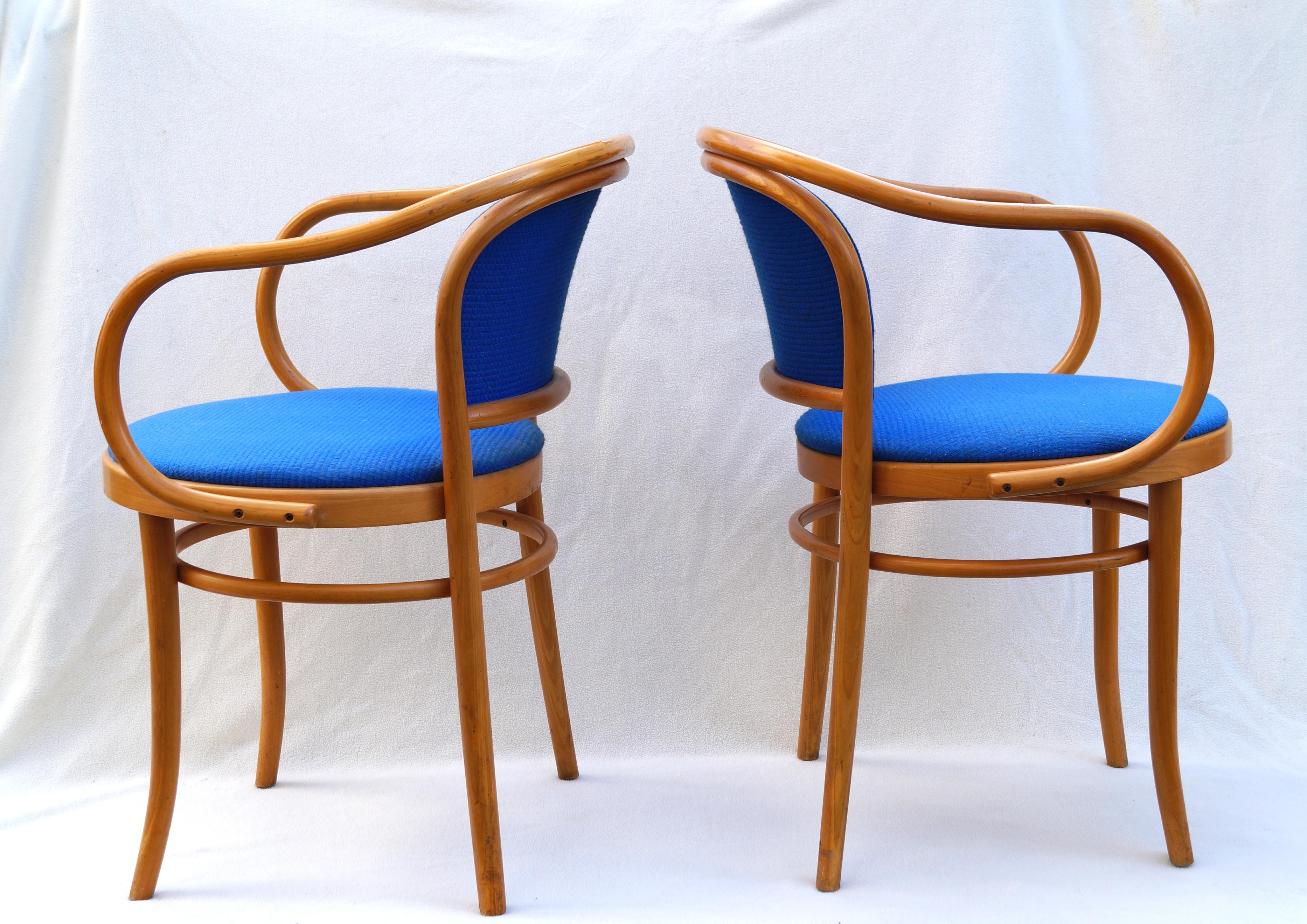 Paire de fauteuils de salle à manger Le Corbusier Thonet Bon état - En vente à Wayne, NJ