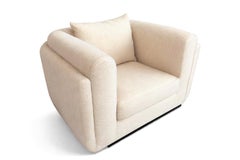 Modern Bold White Bouclé Club Chair Desafío