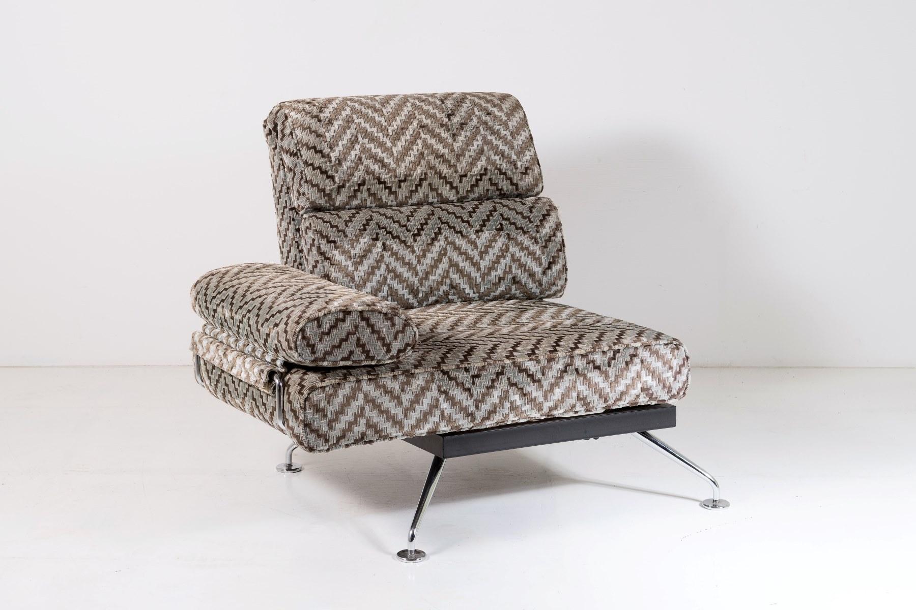 British 80s Modern Chaise Longue Day Bed Recliner Chair in Original Stone Chevron Fabric