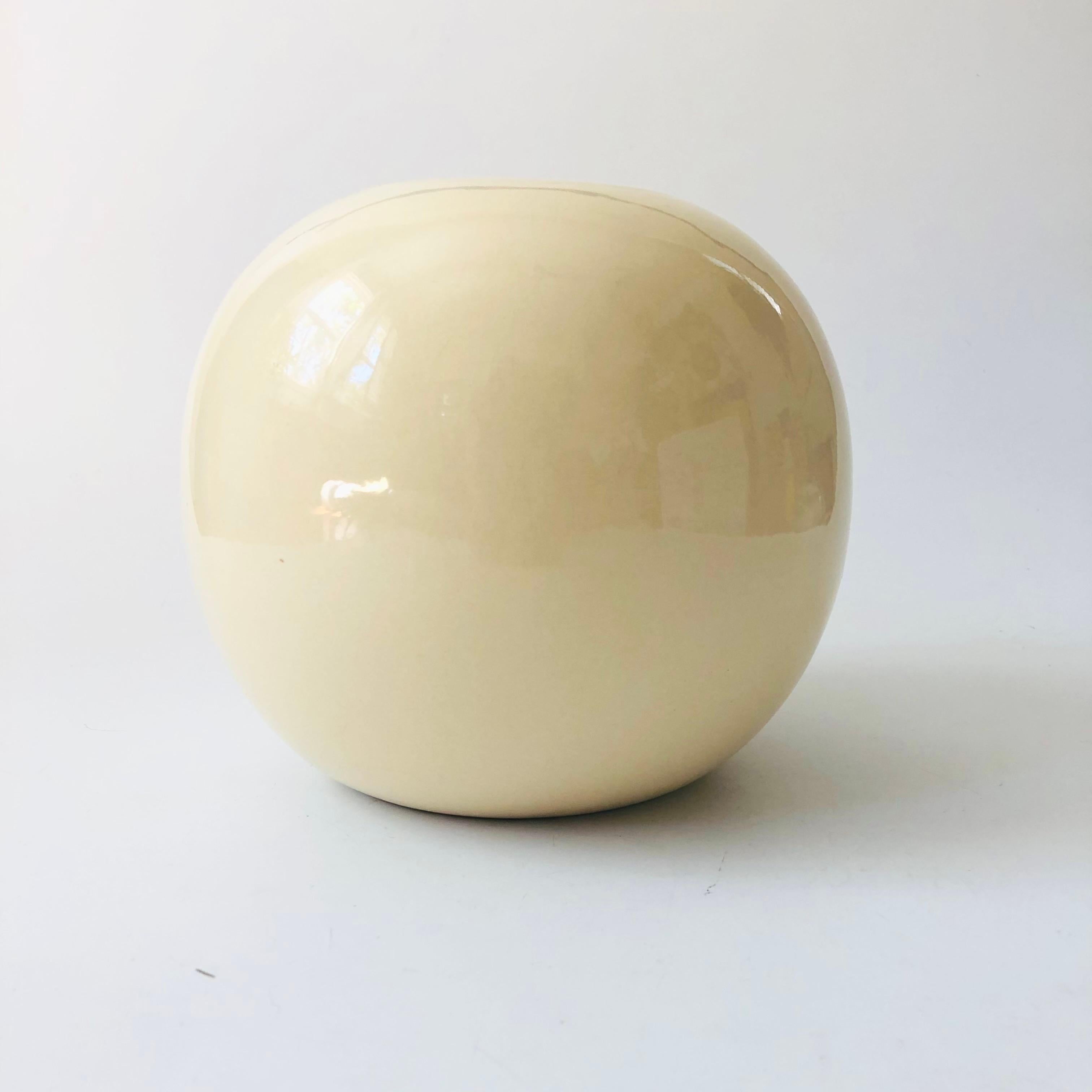 Post-Modern 80s Modern Cream Sphere Vase For Sale