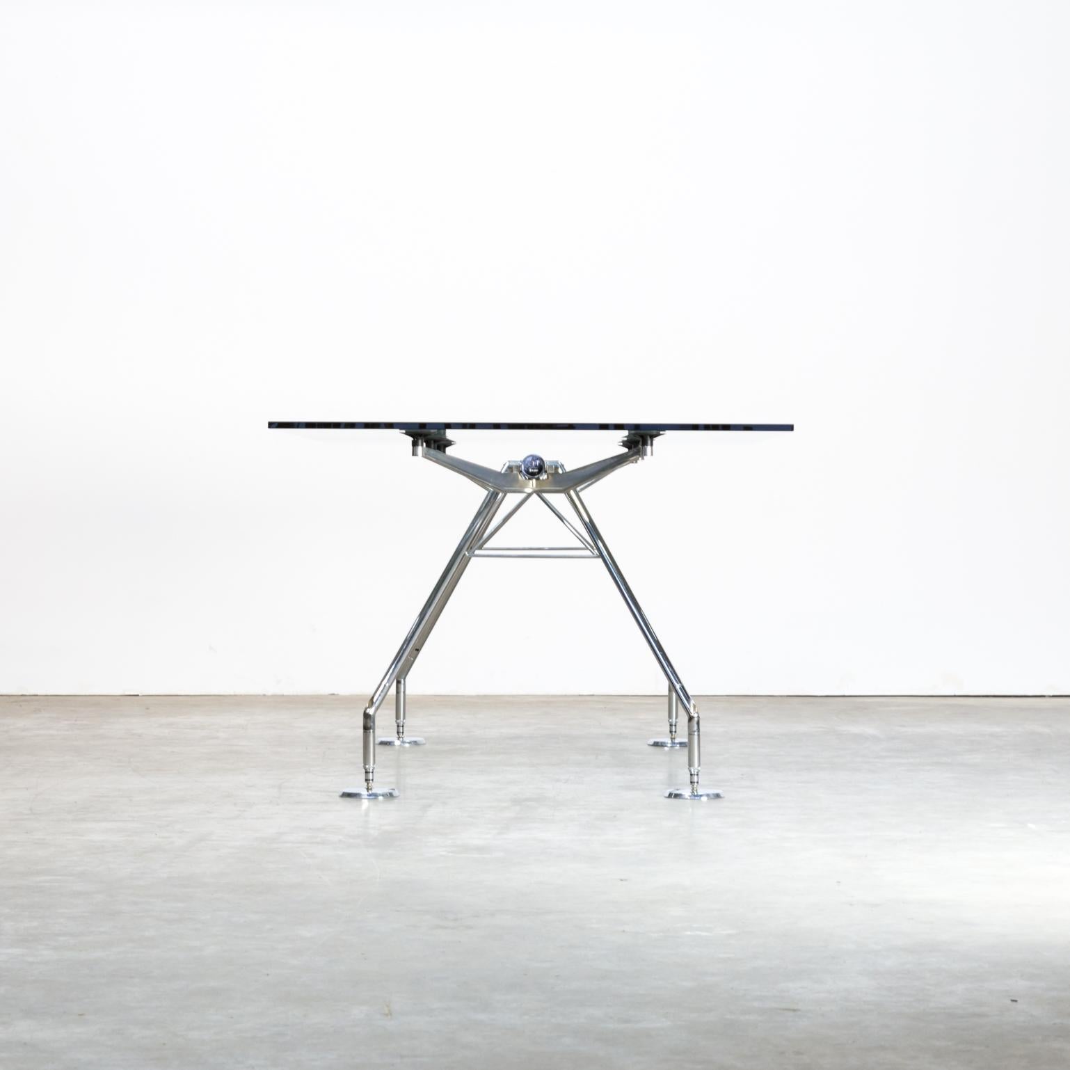 1980s Norman Foster ‘nomos’ dining table for Tecno. Good condition, wear consistent with age and use. Beautiful frame.