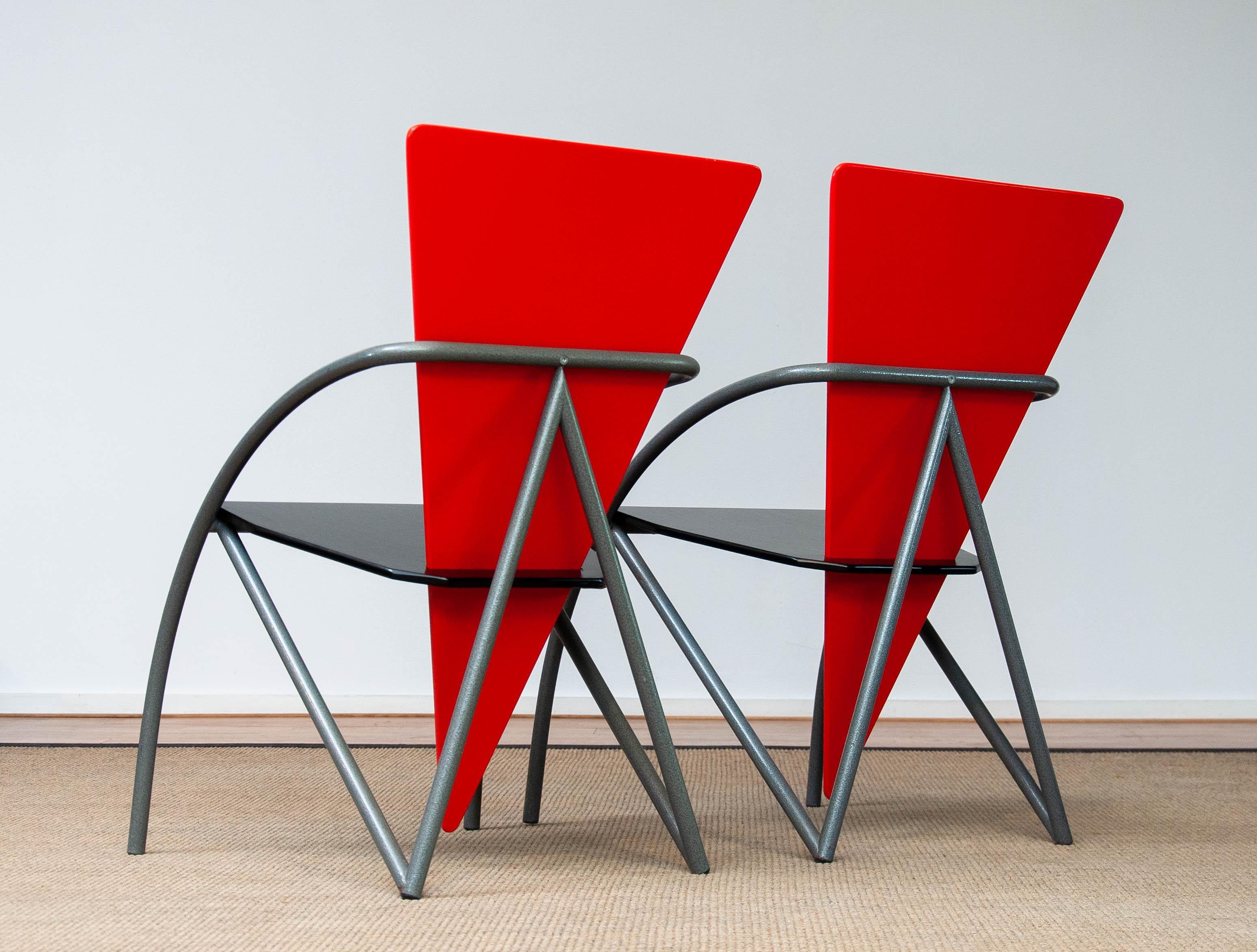 80's Pair Post-Modern Dining Office Chairs in Red and Black by Klaus Wettergren In Good Condition For Sale In Silvolde, Gelderland
