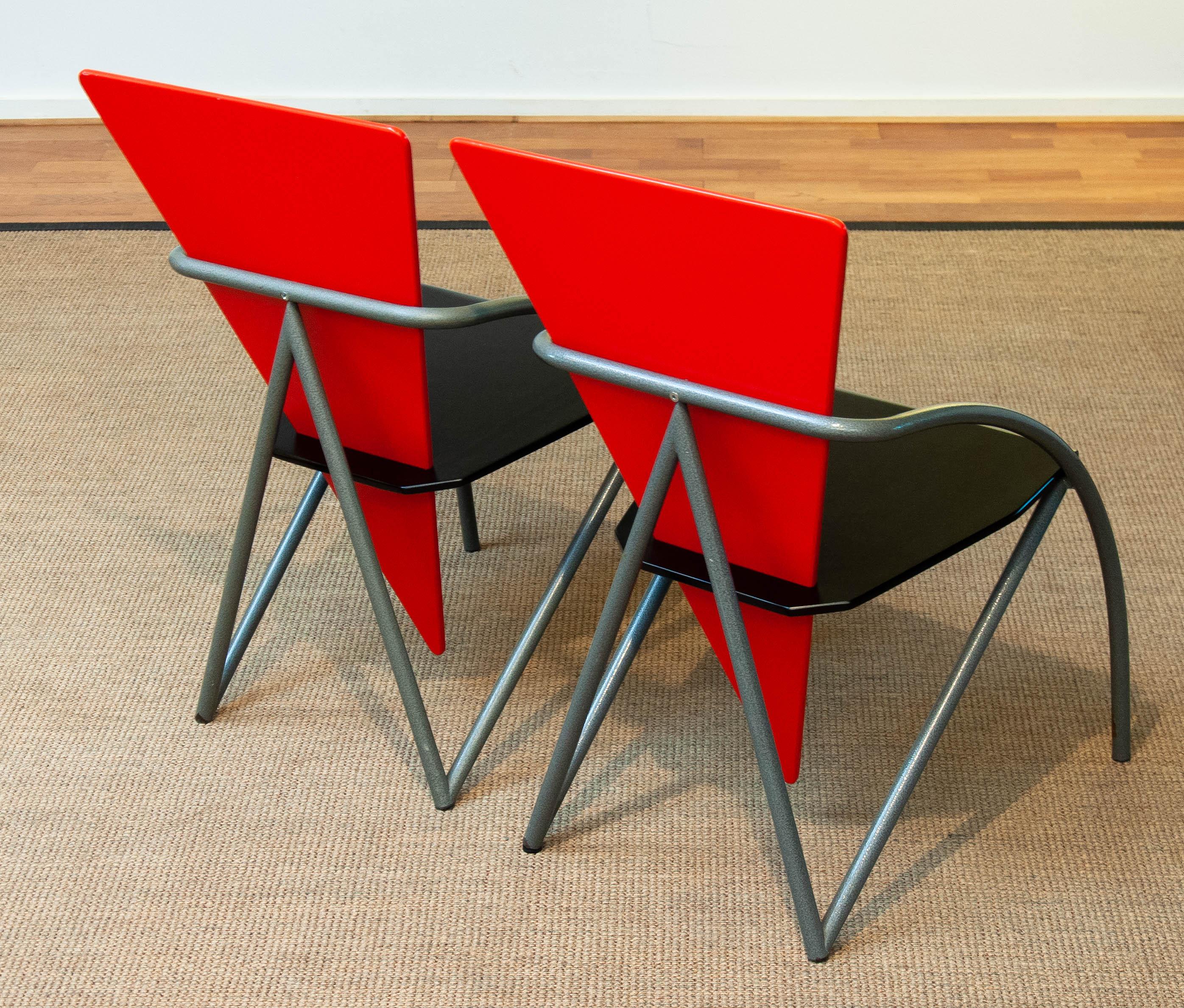 80's Pair Post-Modern Dining Office Chairs in Red and Black by Klaus Wettergren In Good Condition For Sale In Silvolde, Gelderland