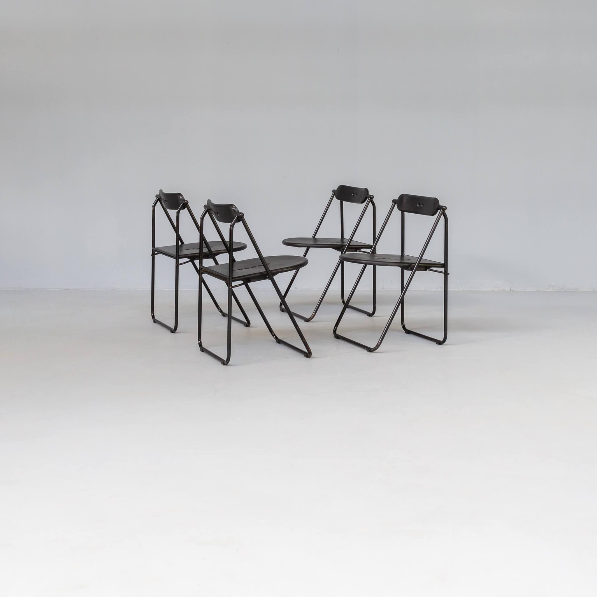 Post-Modern 80s Paolo Parigi ‘flap’ folding chair for Heron Parigi set/4 For Sale