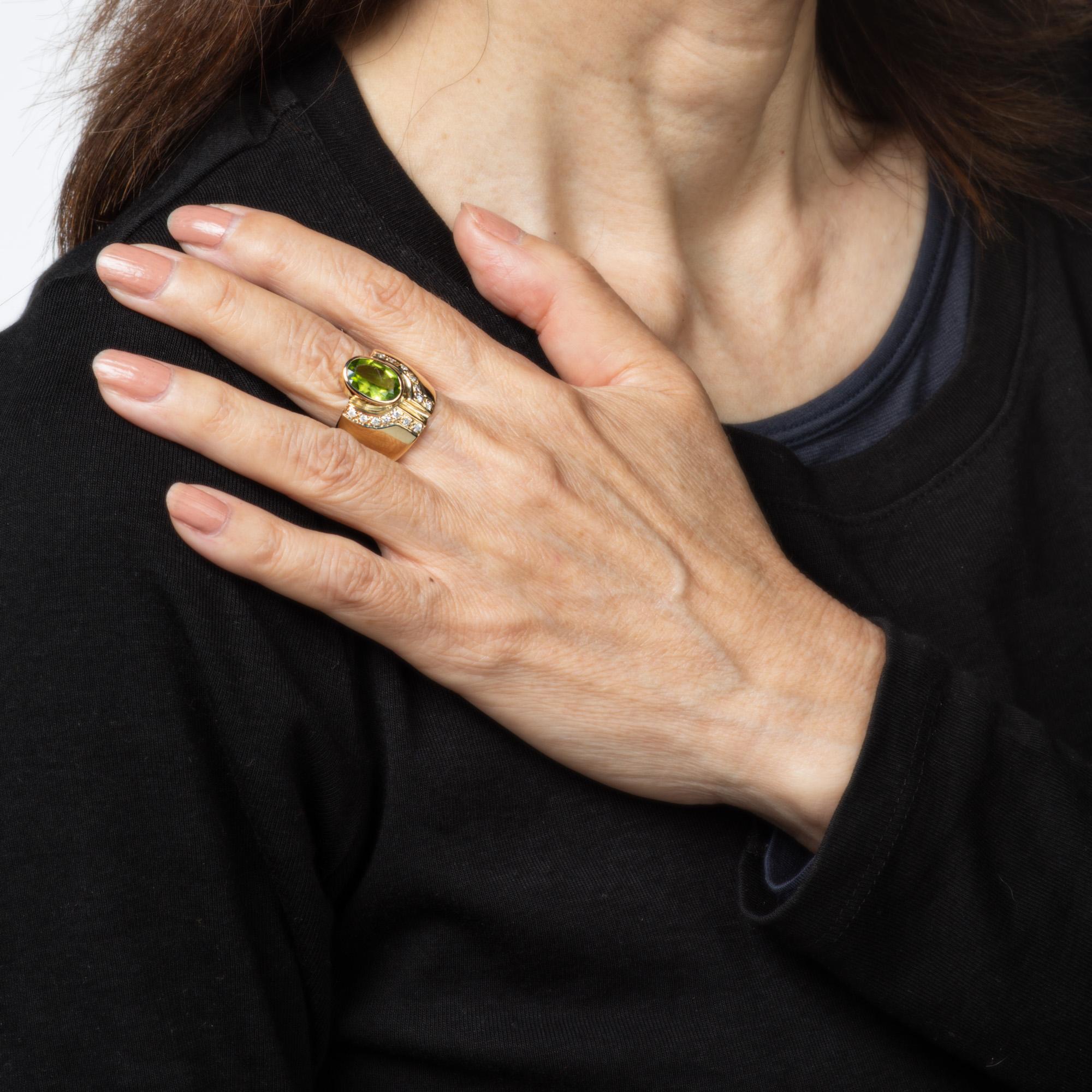 Donna Anello a sigaro con diamante peridoto degli anni '80 Sz 7.5 Band Vintage in oro giallo 14k Fine Jewelry in vendita