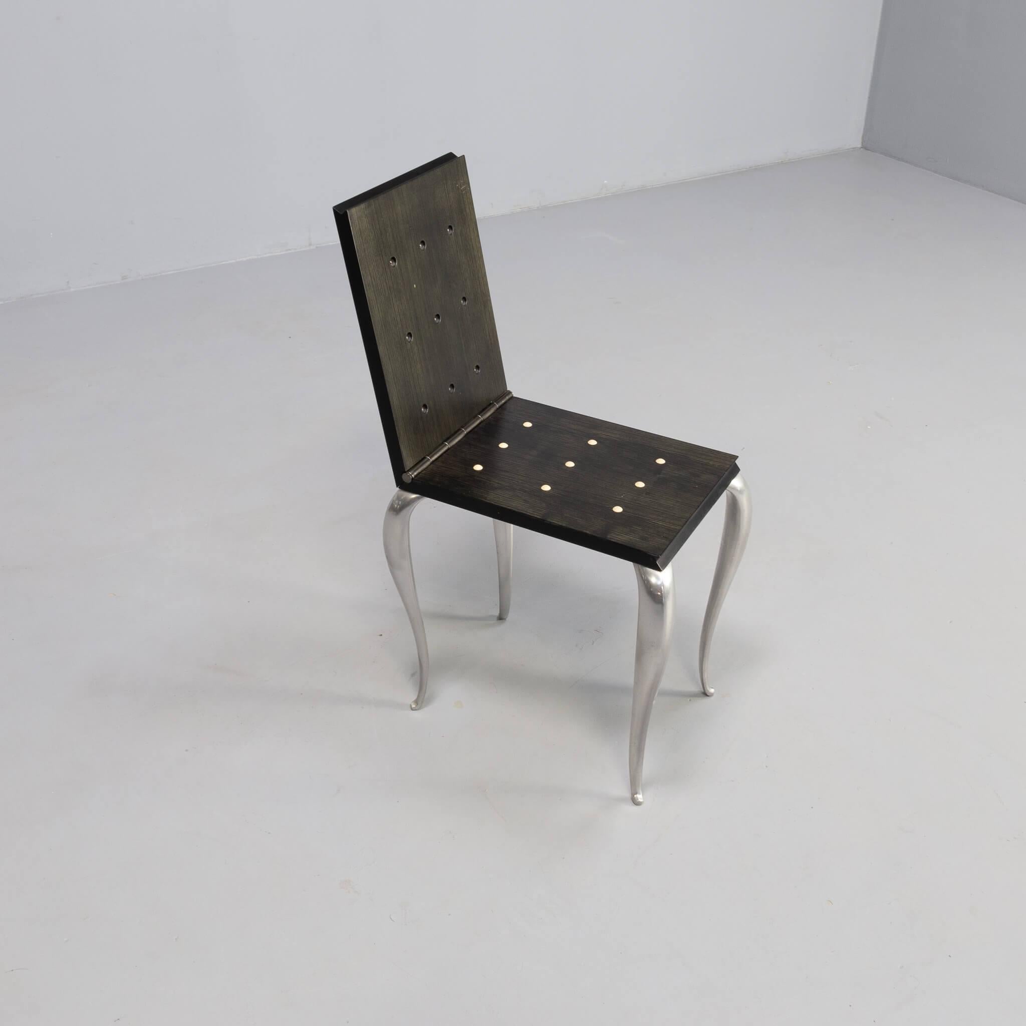 Chaise de table 