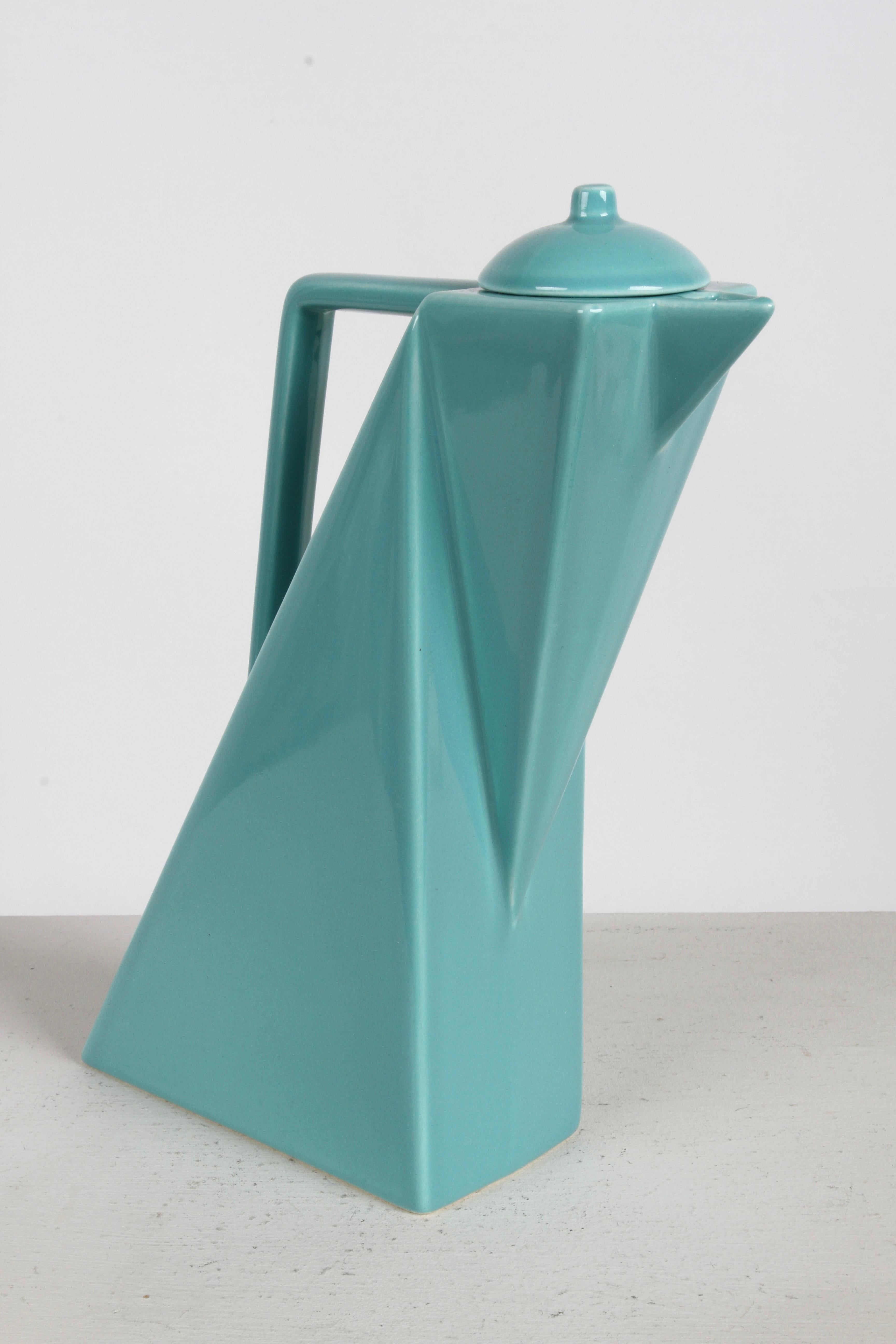 Postmoderner Teal-Couchtisch im Art-déco-Stil von Pierre Casenove für Studio Salins, 80er Jahre (Glasiert) im Angebot