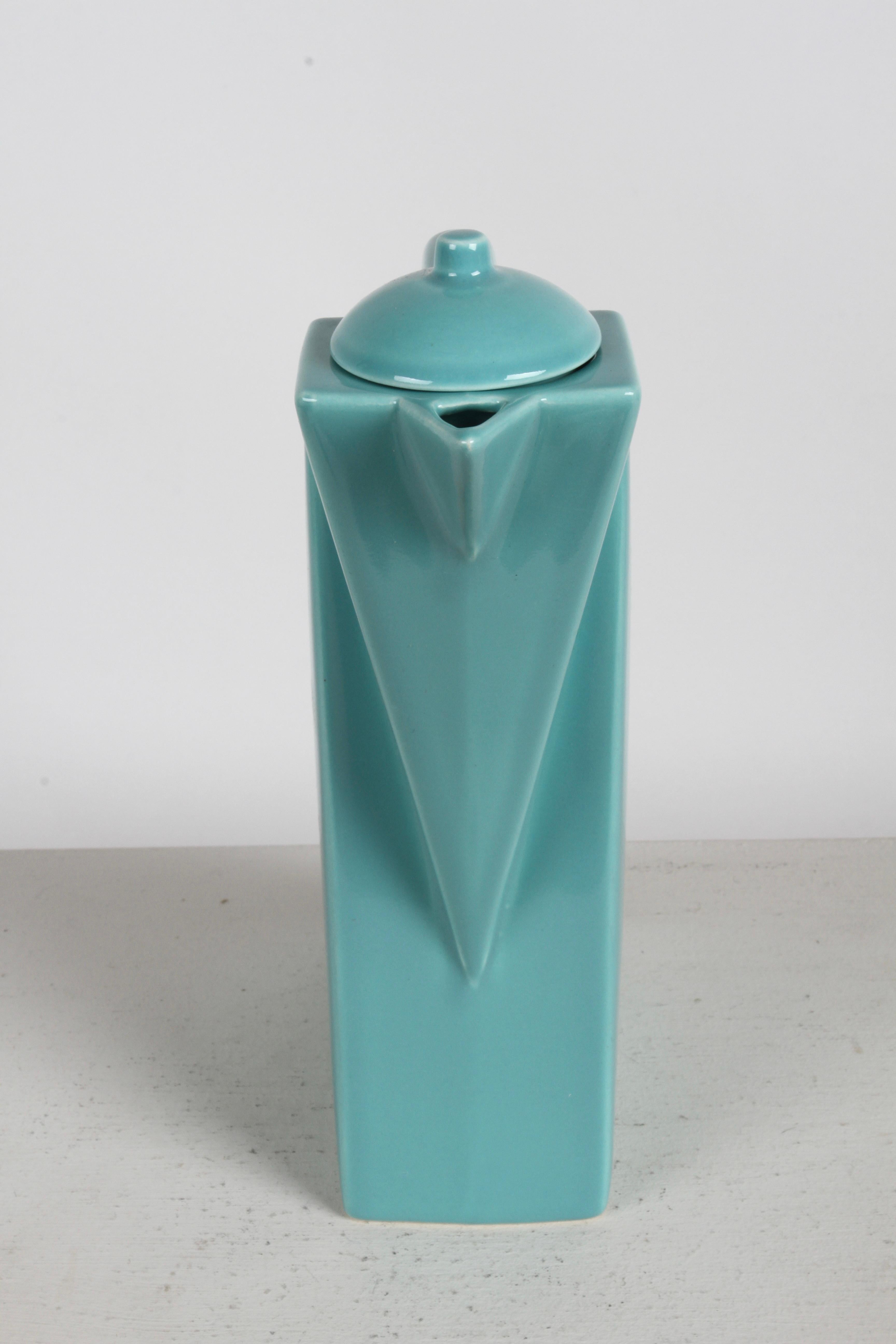 Postmoderner Teal-Couchtisch im Art-déco-Stil von Pierre Casenove für Studio Salins, 80er Jahre im Zustand „Gut“ im Angebot in St. Louis, MO