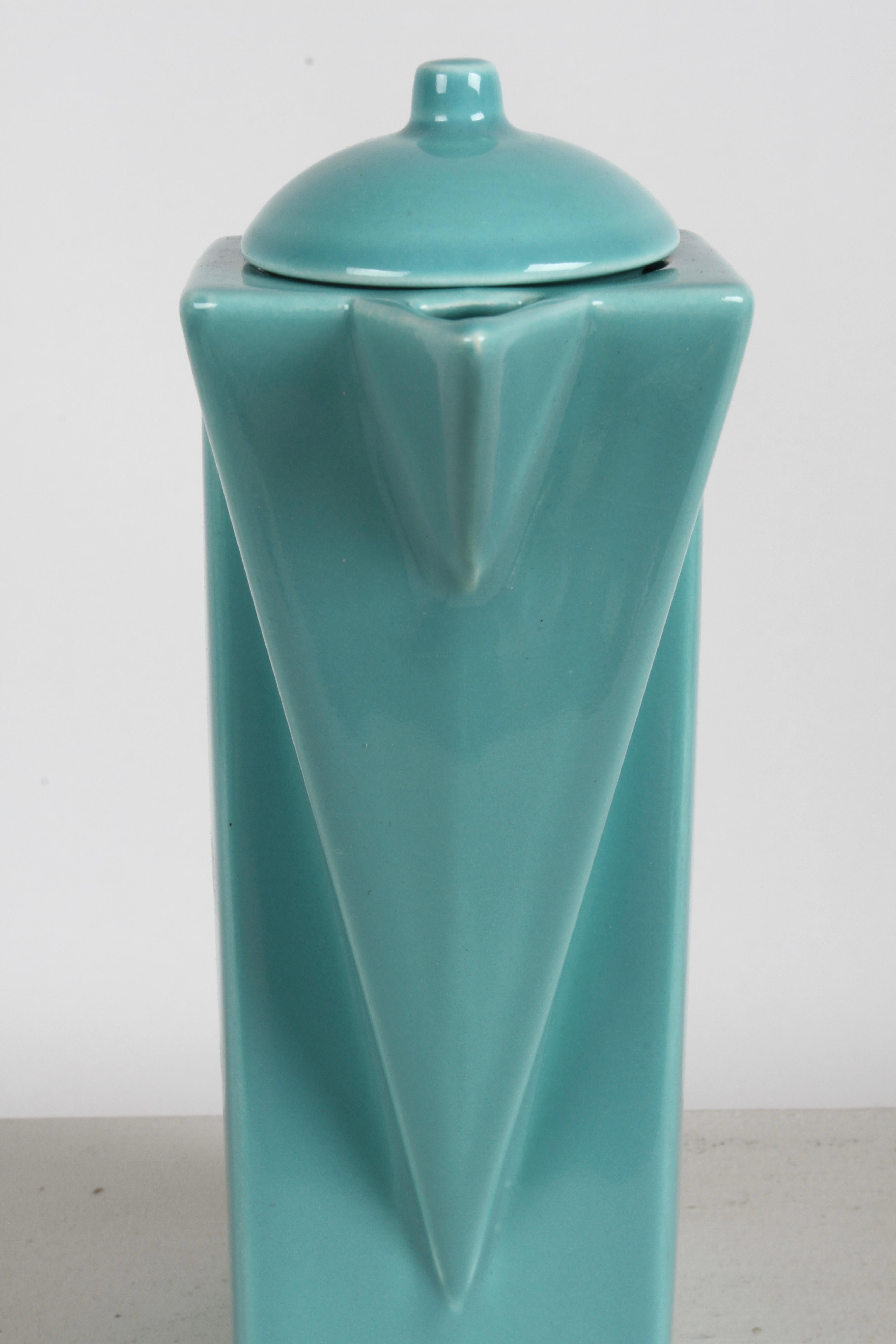 Postmoderner Teal-Couchtisch im Art-déco-Stil von Pierre Casenove für Studio Salins, 80er Jahre (Ende des 20. Jahrhunderts) im Angebot