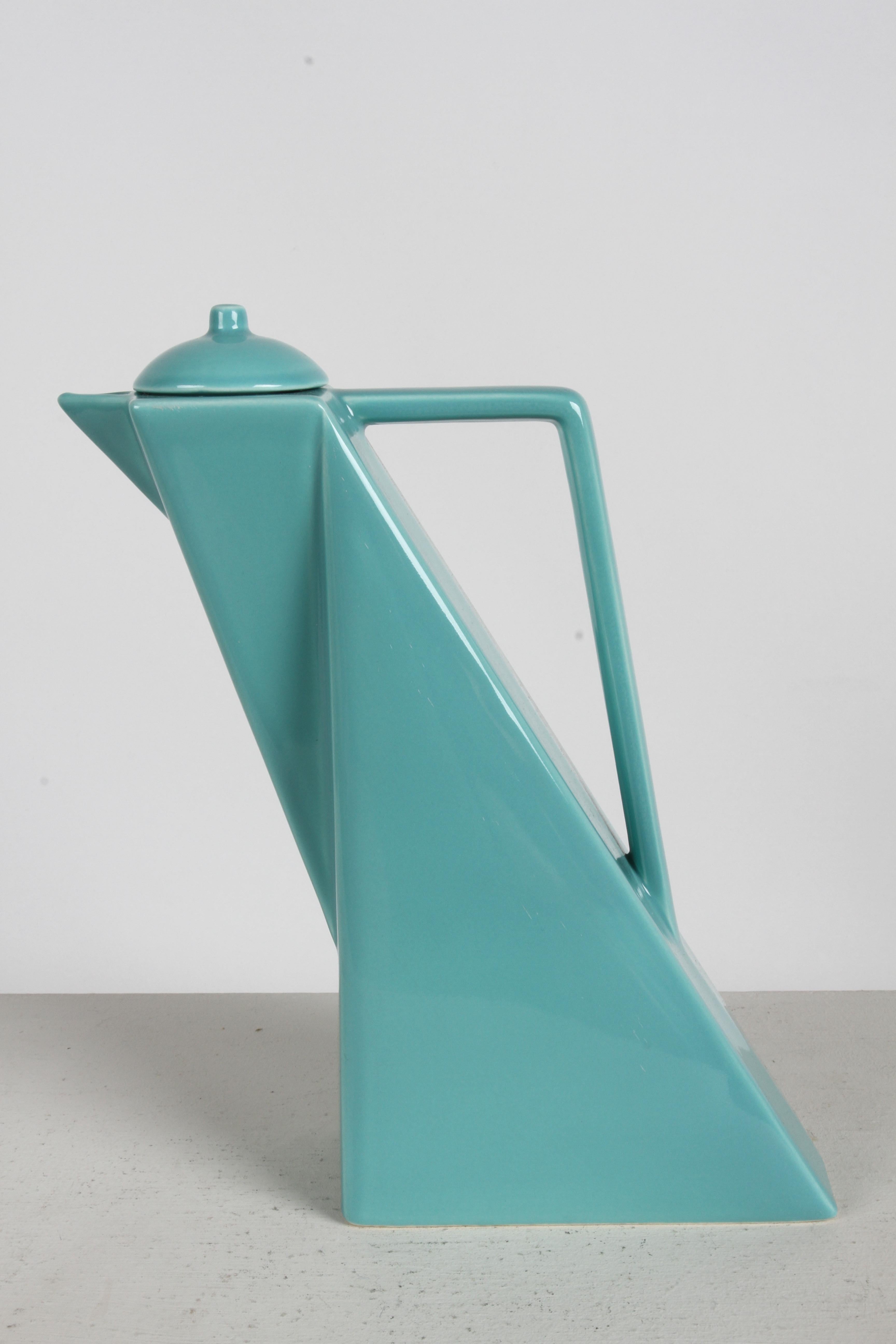 Postmoderner Teal-Couchtisch im Art-déco-Stil von Pierre Casenove für Studio Salins, 80er Jahre im Angebot 1