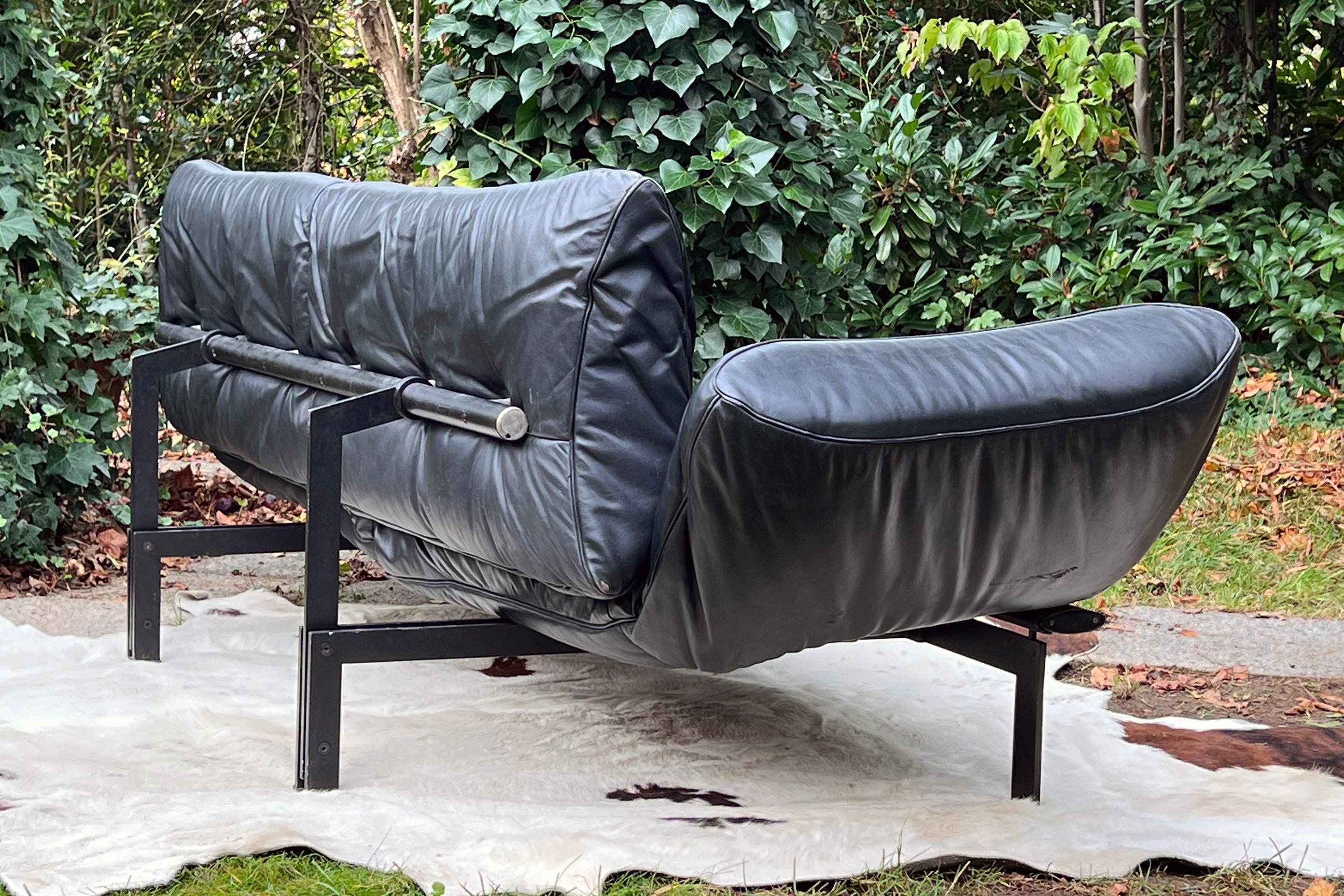 80s Postmodern Convertible Black Leather Designer Frigg De Sede 140 Sofa DeSede  For Sale 3