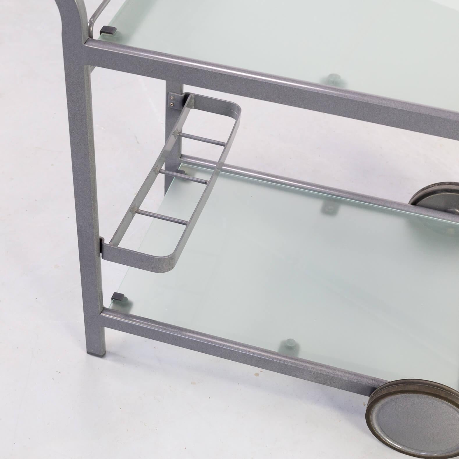 80er Jahre Postmoderner Servierwagen aus Metall und Glas im Angebot 2