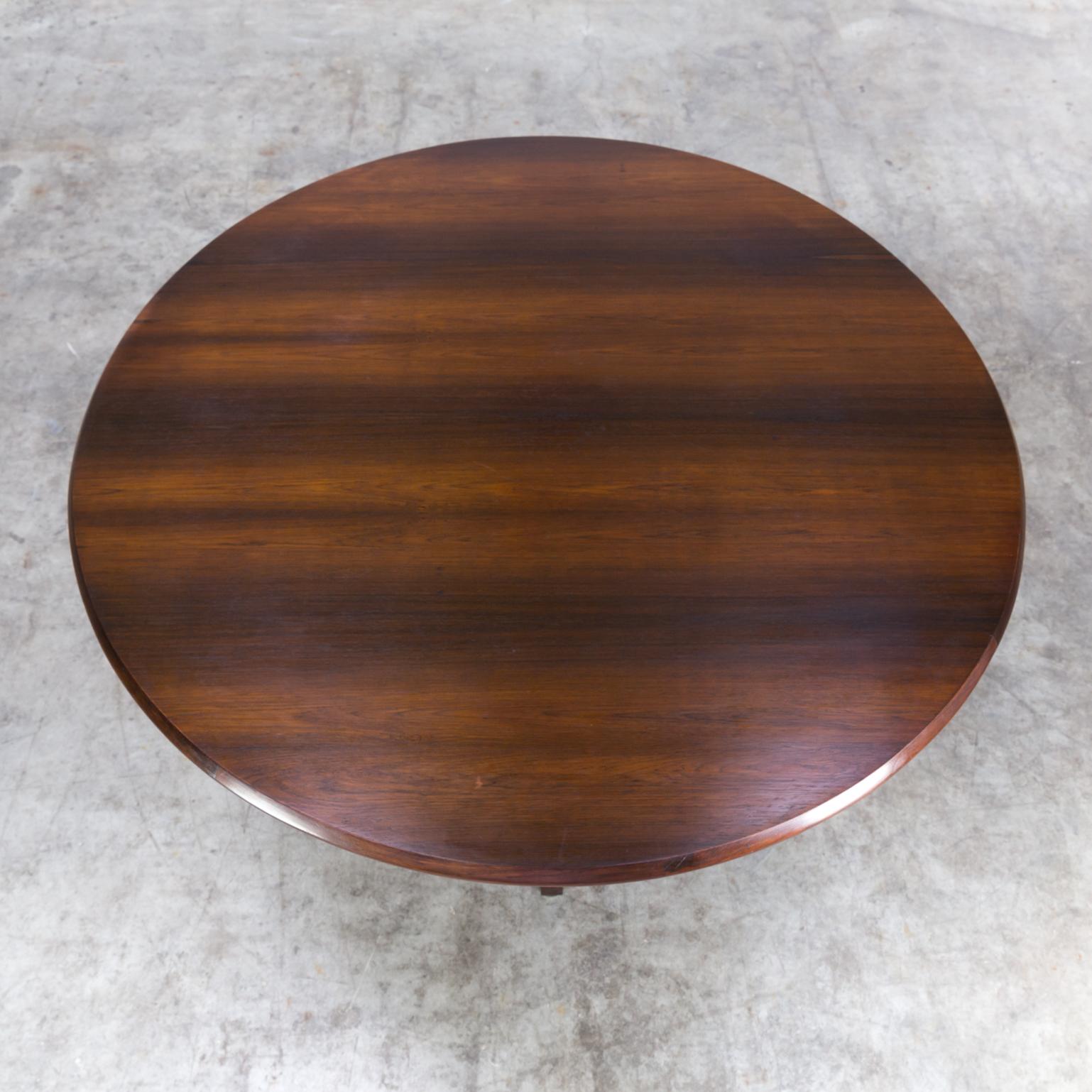 Late 20th Century 1980s Rosewood Round Dining Table in the Style of Joaquim Tenreiro For Sale