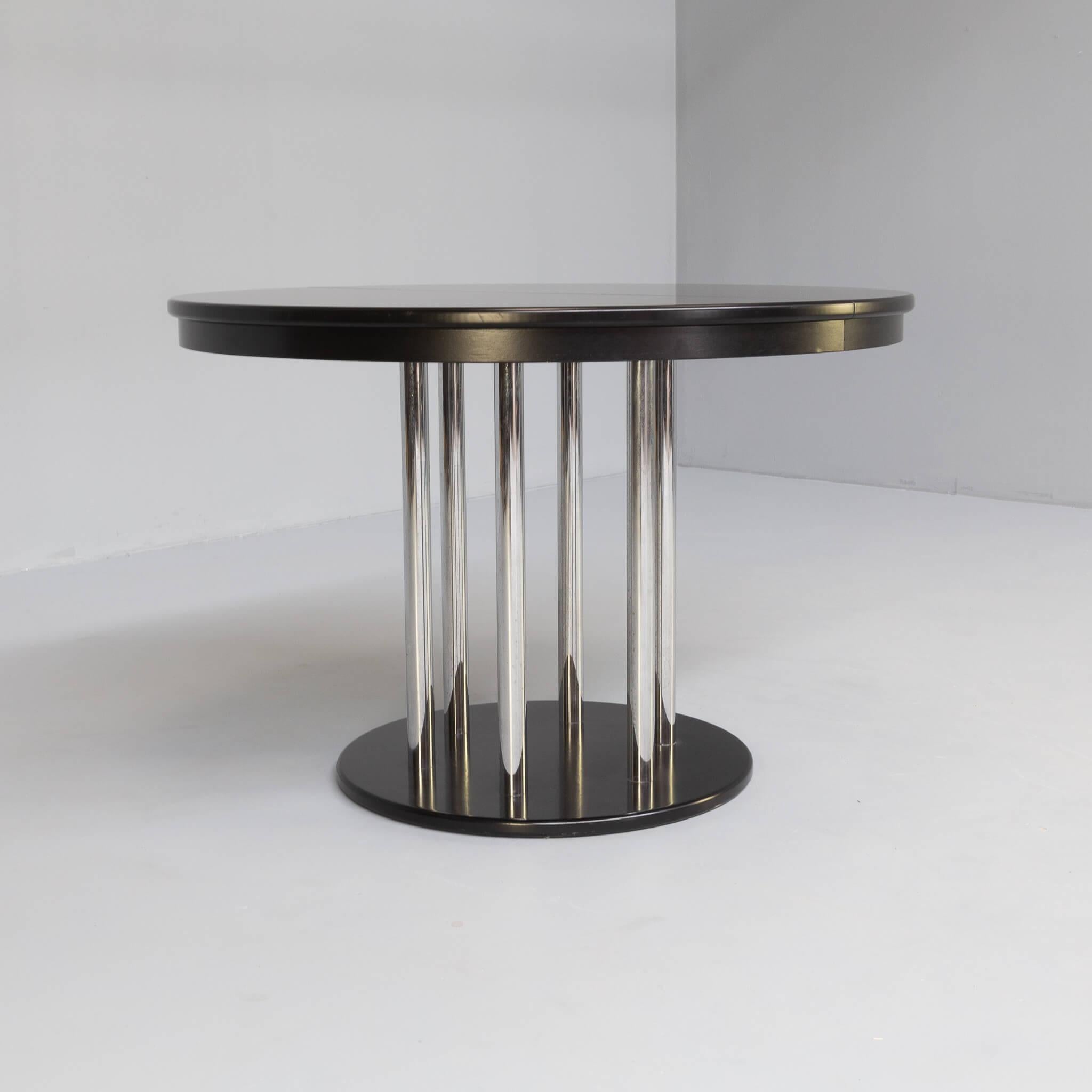 80er Jahre Runder Bauhaus Ausziehbarer Esstisch Schwarz und Chrom im Angebot 1