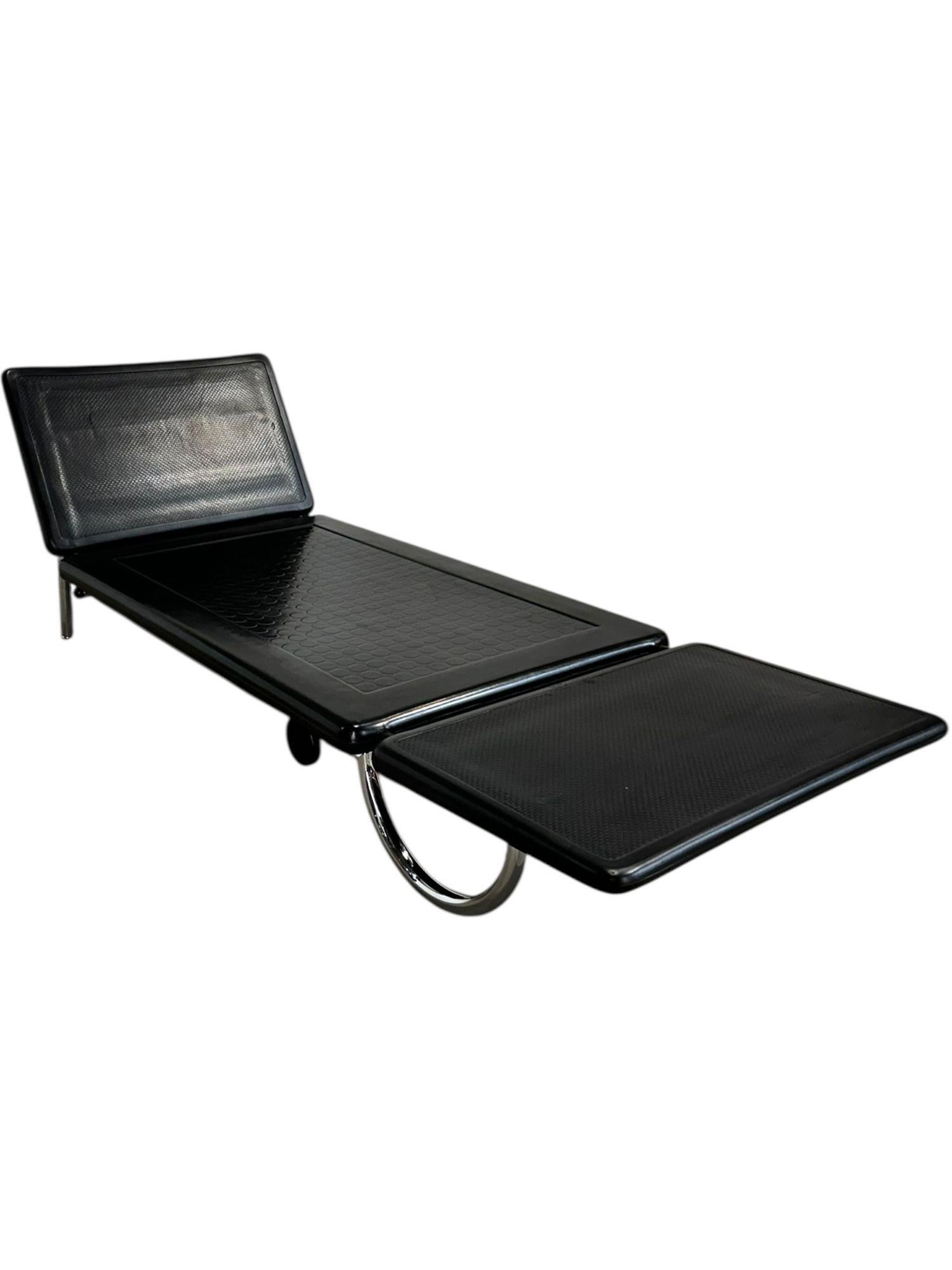 Post-Modern 80’s Rubber Tread Chaise Lounge by Dema Italia, Italy For Sale