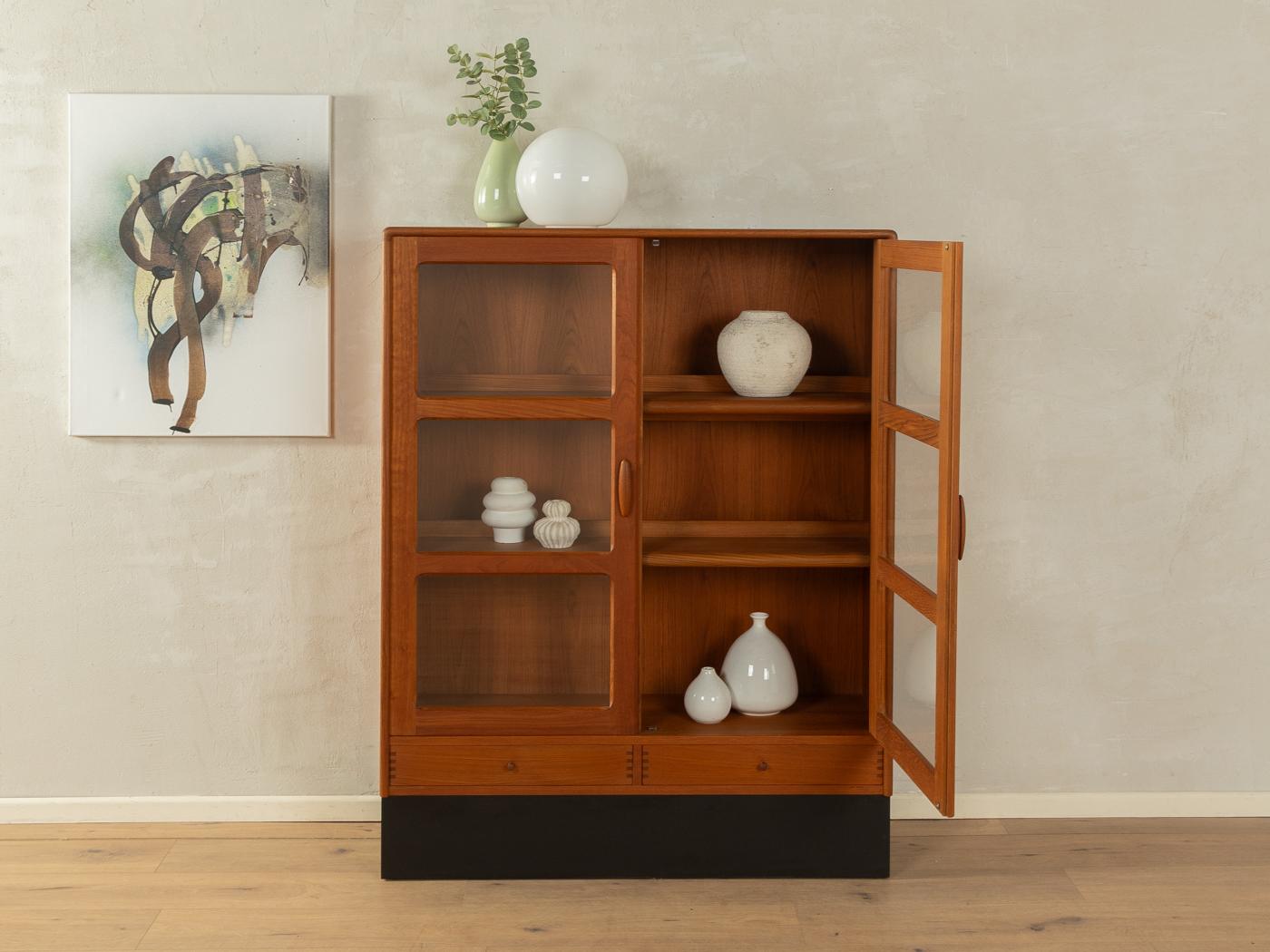 80s Showcase in Danish Design In Good Condition For Sale In Neuss, NW