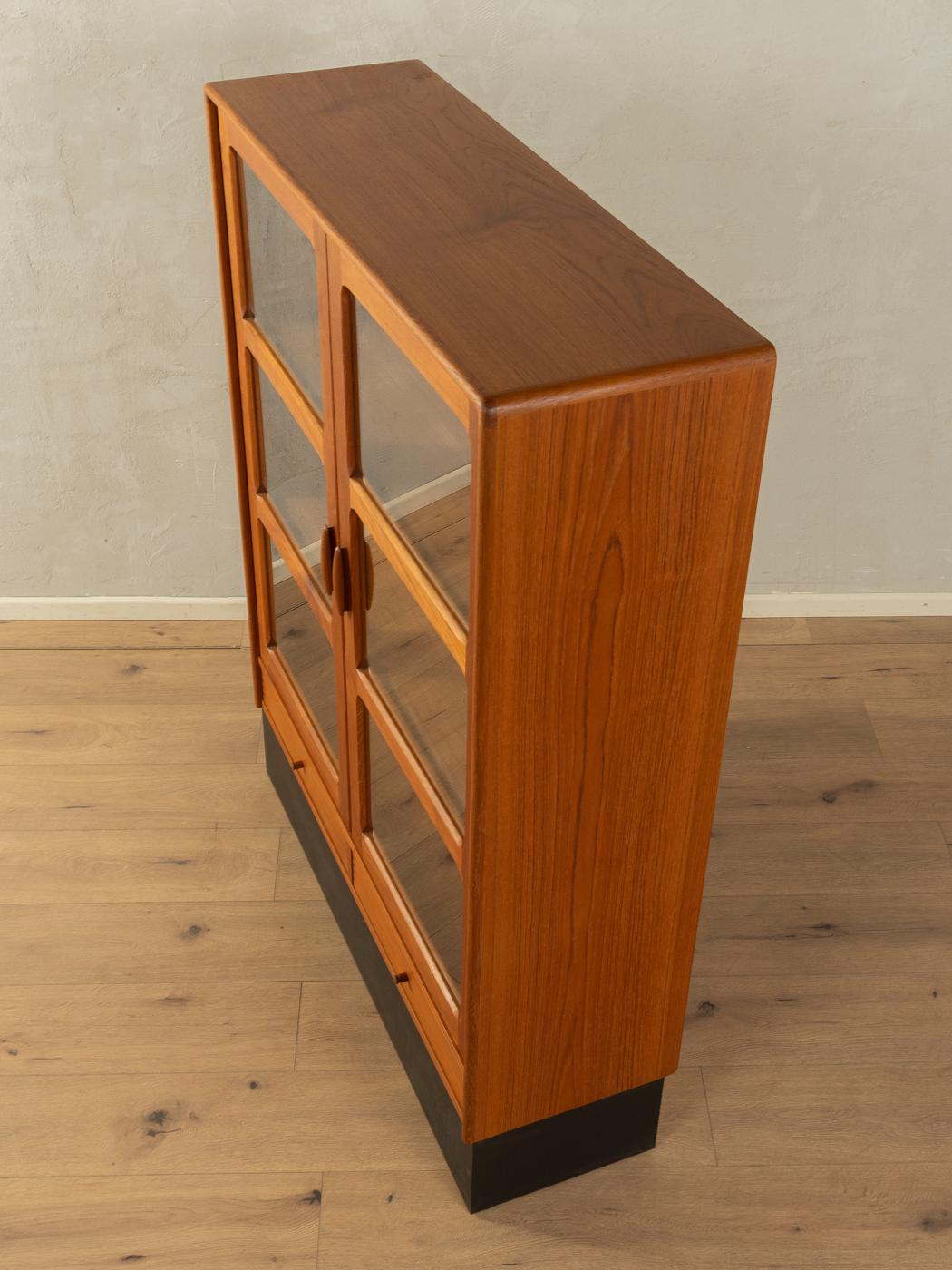 80s Showcase in Danish Design For Sale 2