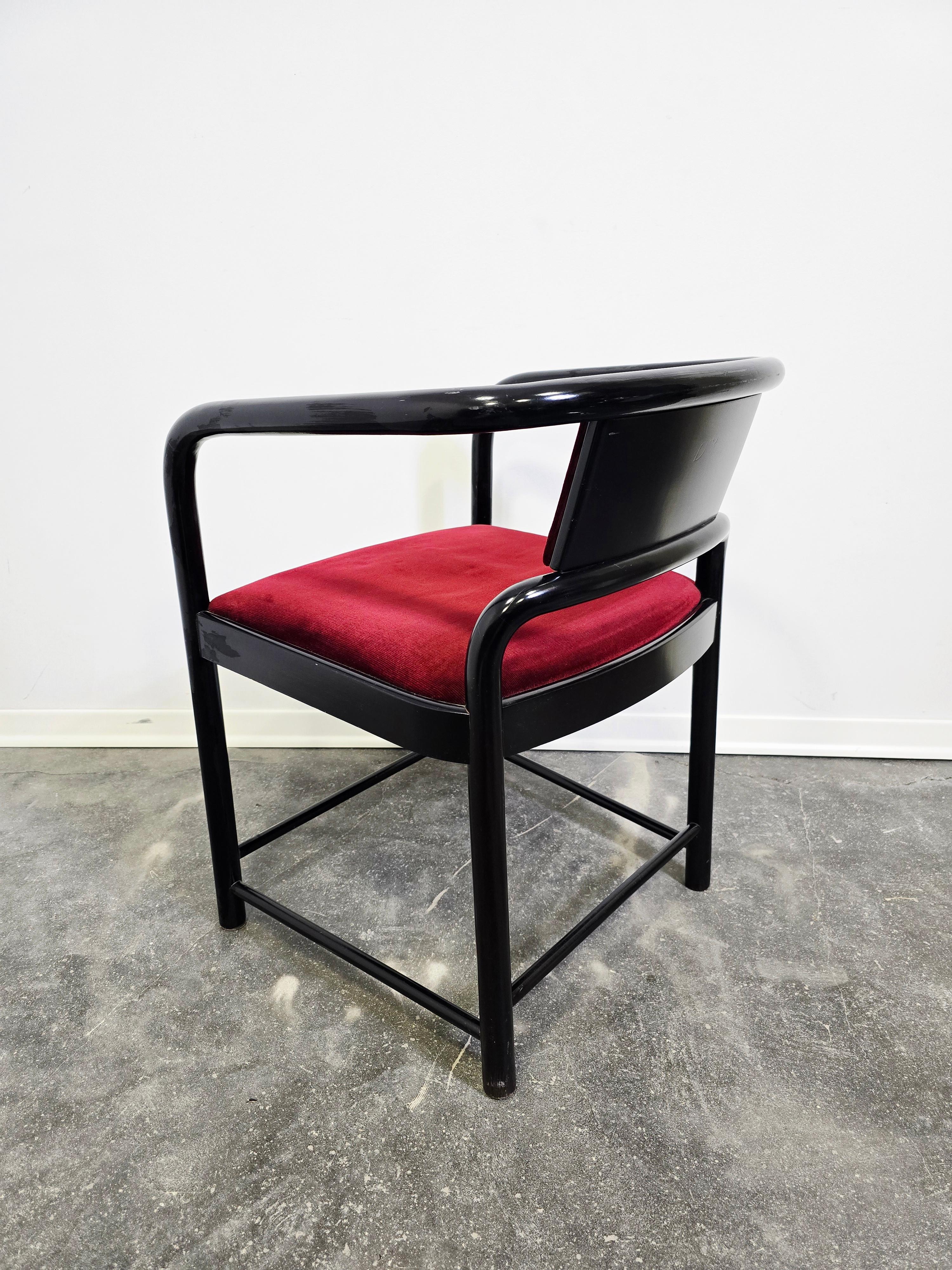 Sillón de terciopelo años 80 en venta 3