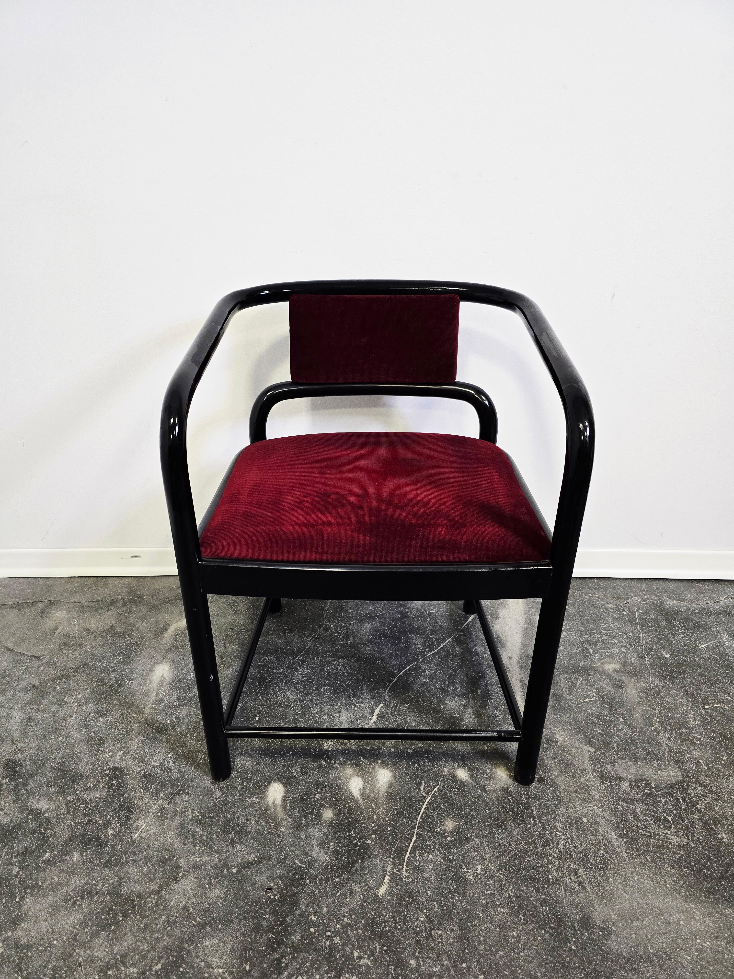 Sillón de terciopelo años 80 en venta 6