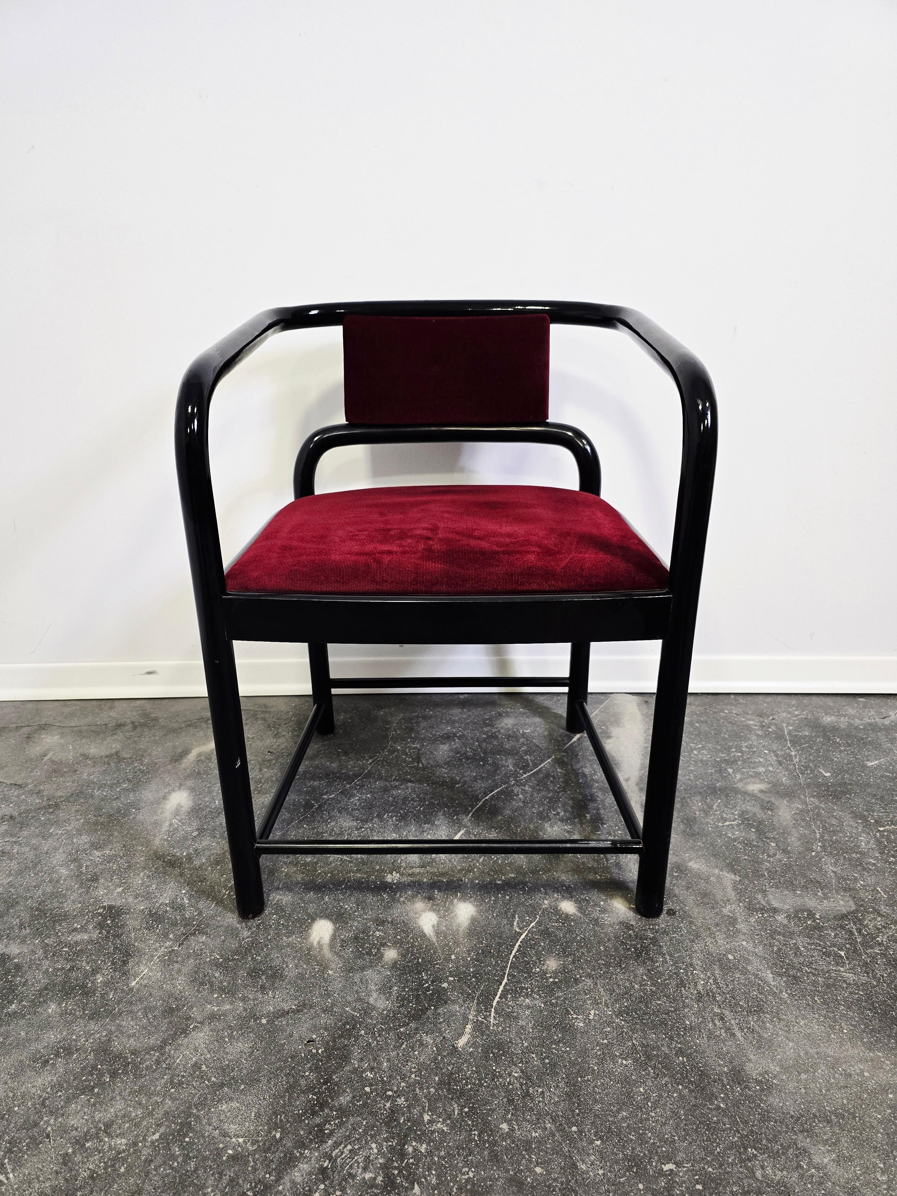 Sillón de terciopelo años 80 en venta 8