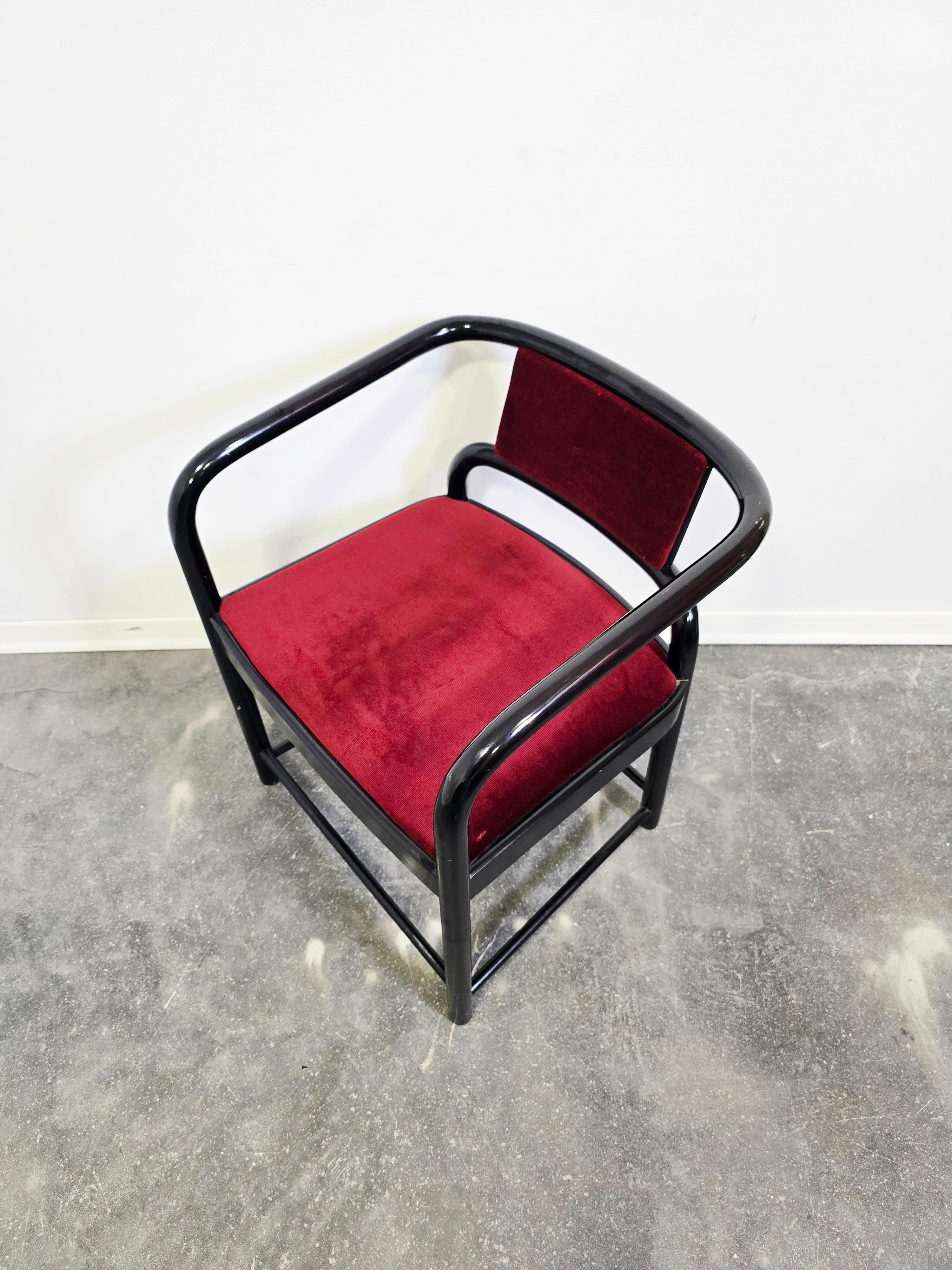 Sillón de terciopelo años 80 Moderno de mediados de siglo en venta