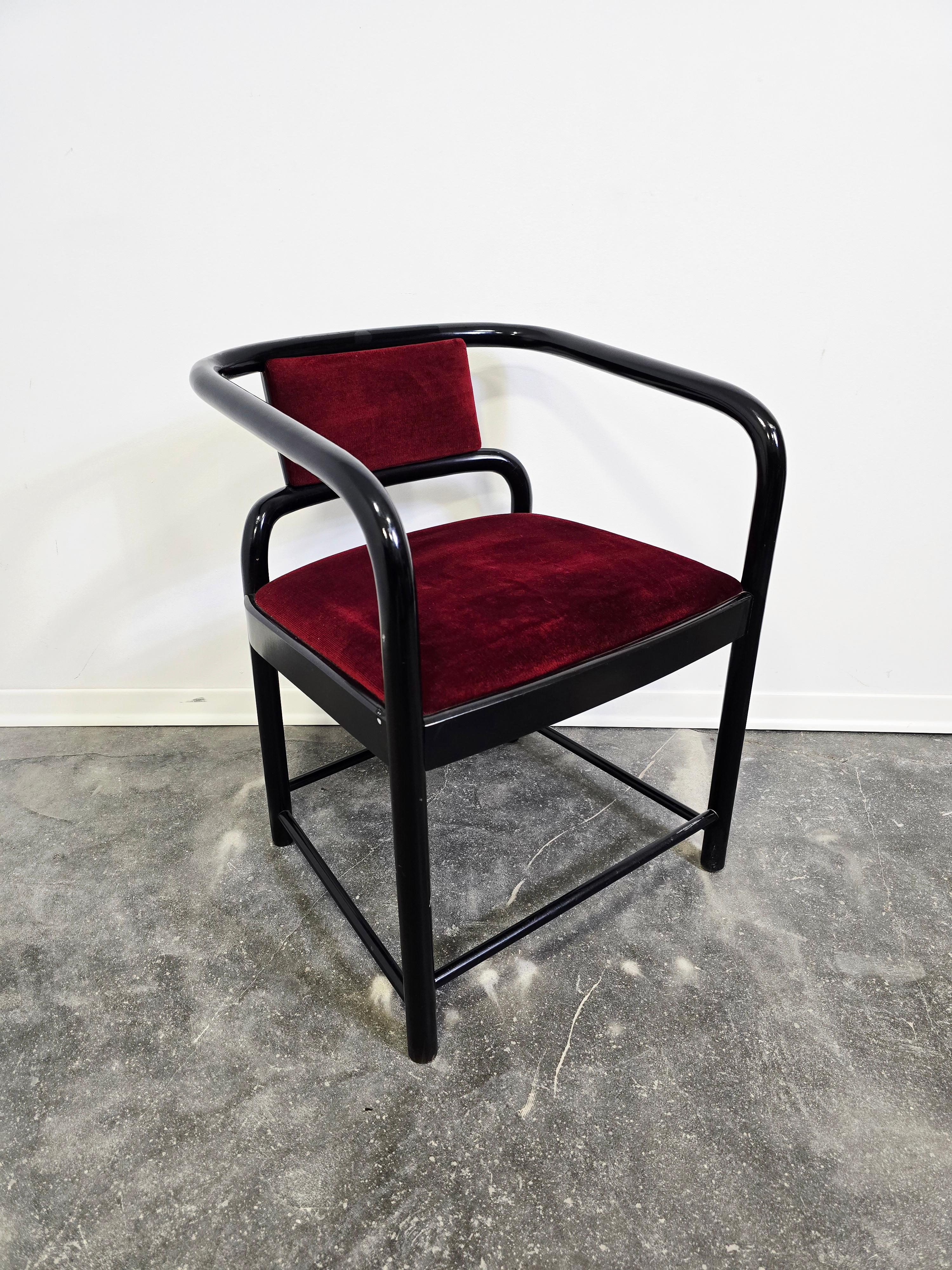 Sillón de terciopelo años 80 en Bueno estado para la venta en Ljubljana, SI