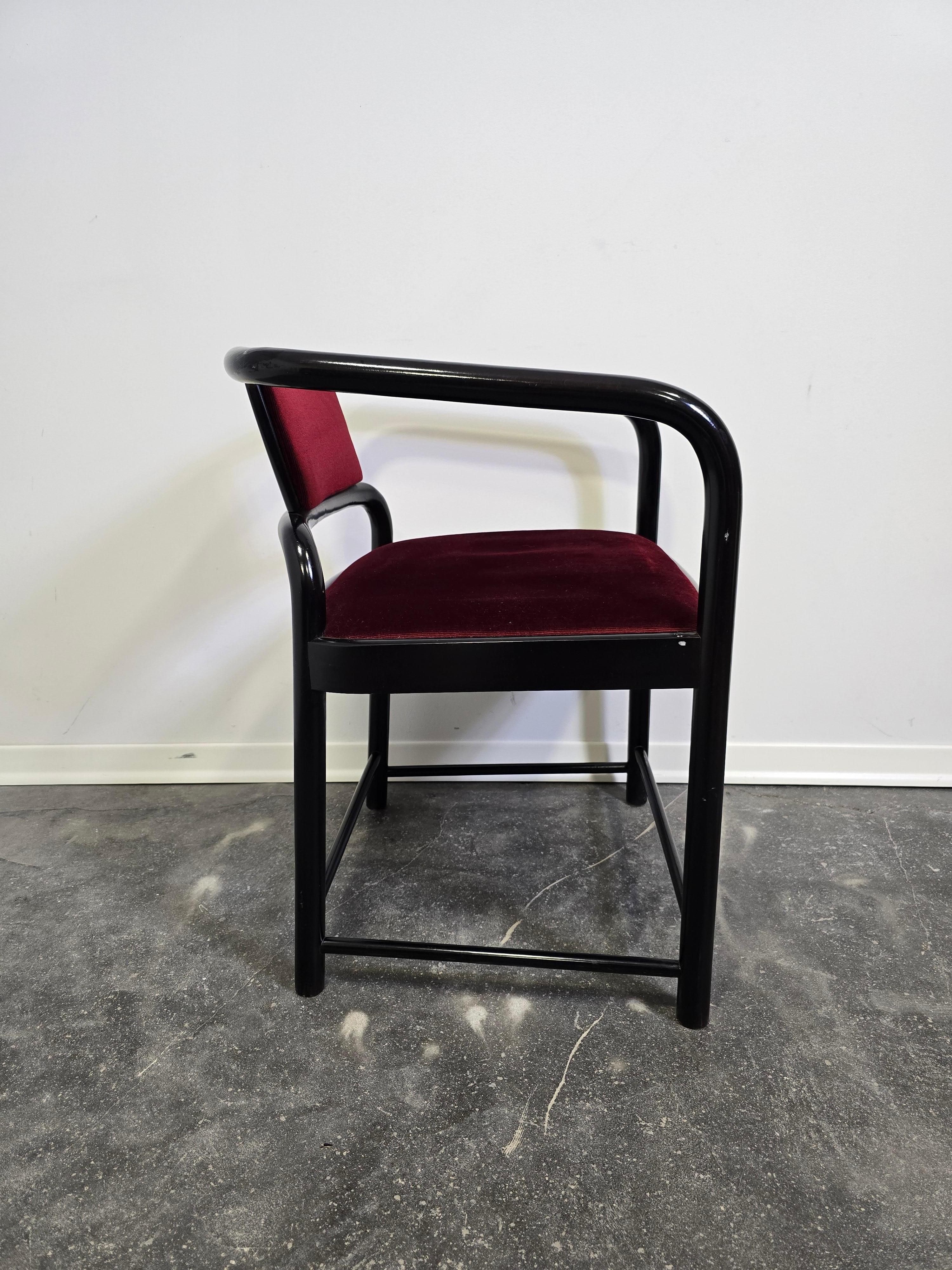 Sillón de terciopelo años 80 finales del siglo XX en venta