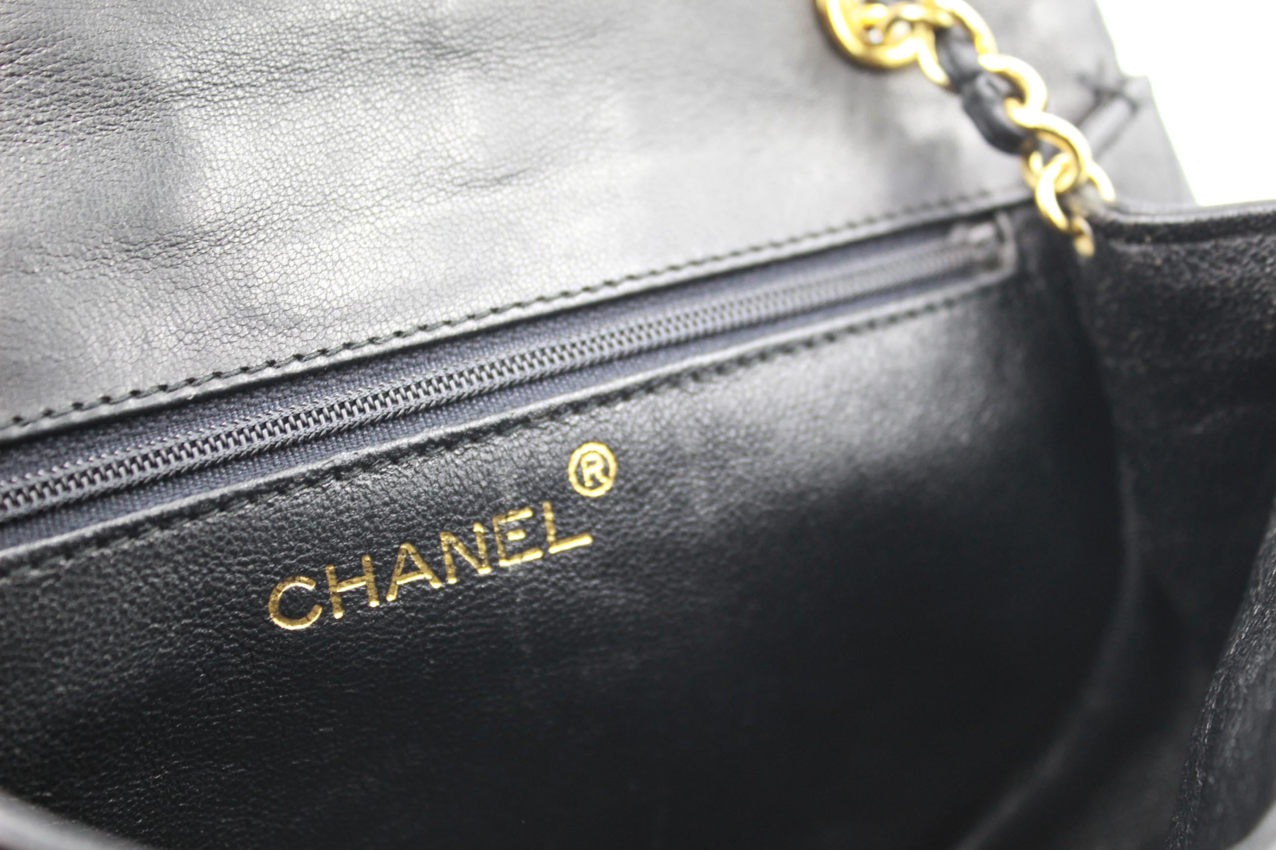 80's Vintage Chanel Black Quilted Bag with Gripoix Style Stones In Good Condition In Paris, FR